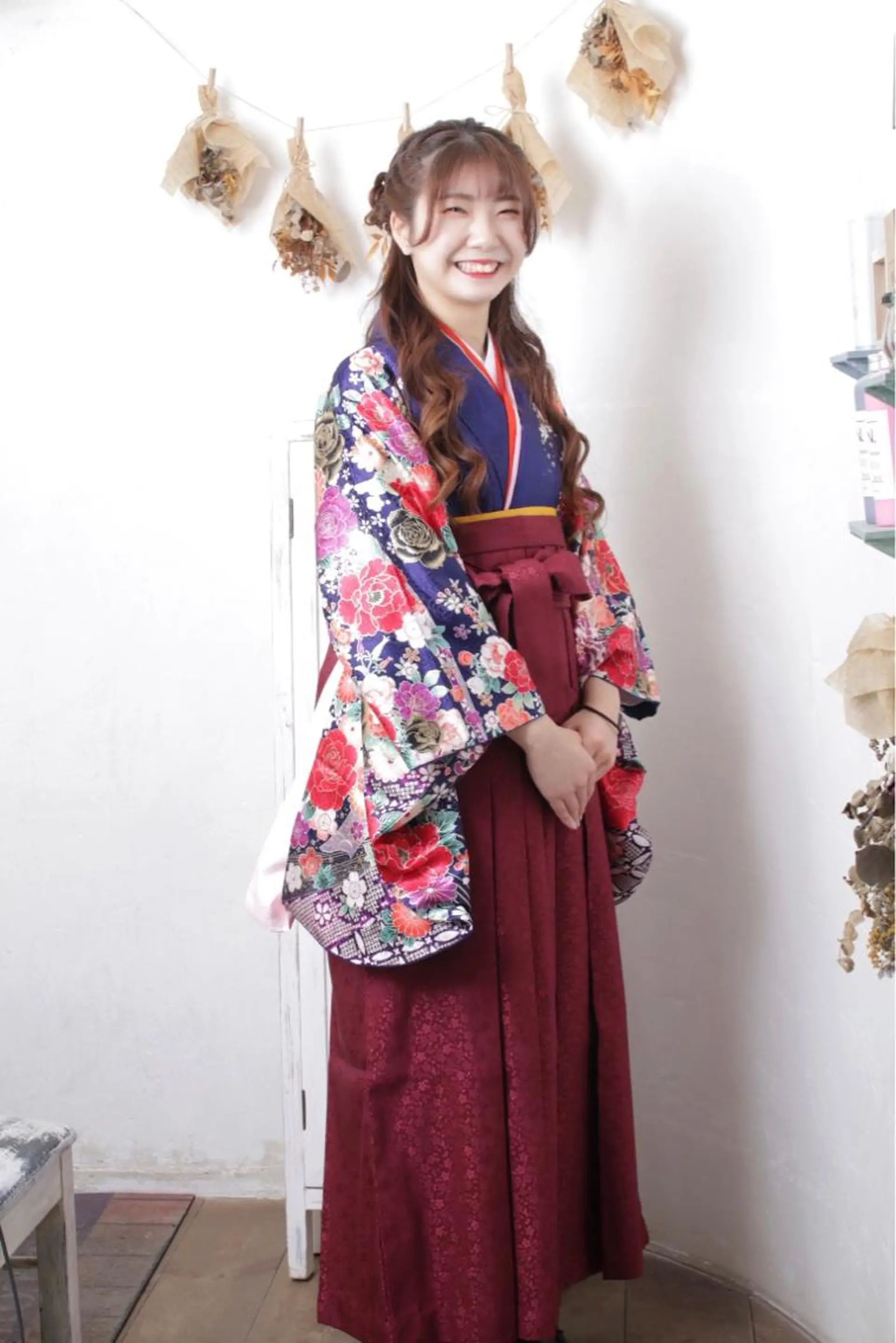 ロング カラー パーマ ヘアアレンジ 推し活専用 【派手髪】飯野ゆかりのヘアスタイル