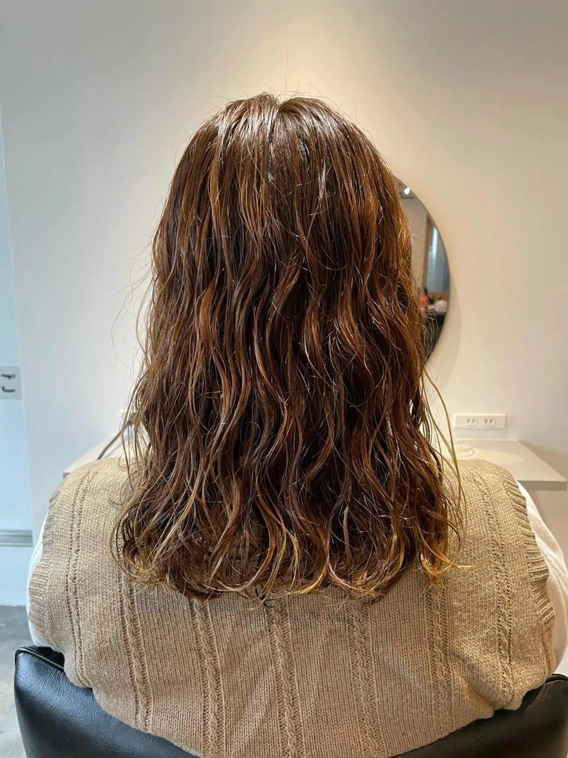 セミロング カラー パーマ ヘアアレンジ REONA🪽✨薬院 レイヤーカット🫧のヘアスタイル