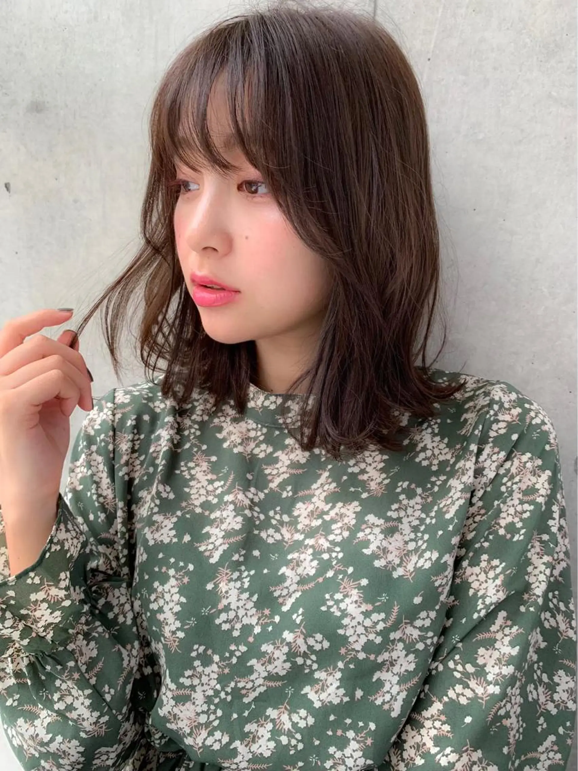 セミロング カラー ヘアアレンジ 🩰透明感カラー♡ UTA🩰のヘアスタイル