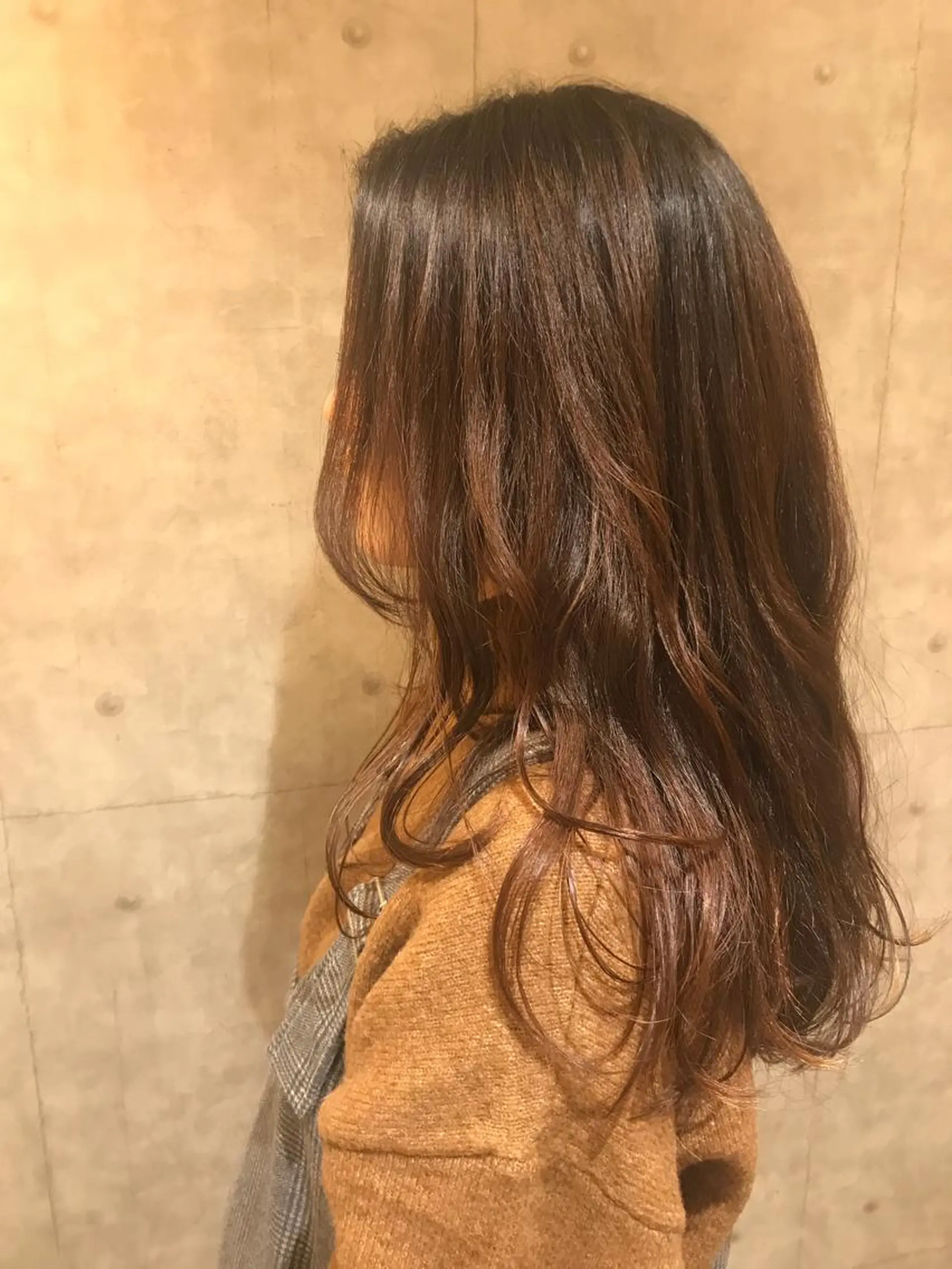 ロング 泉谷 莉可のヘアスタイル