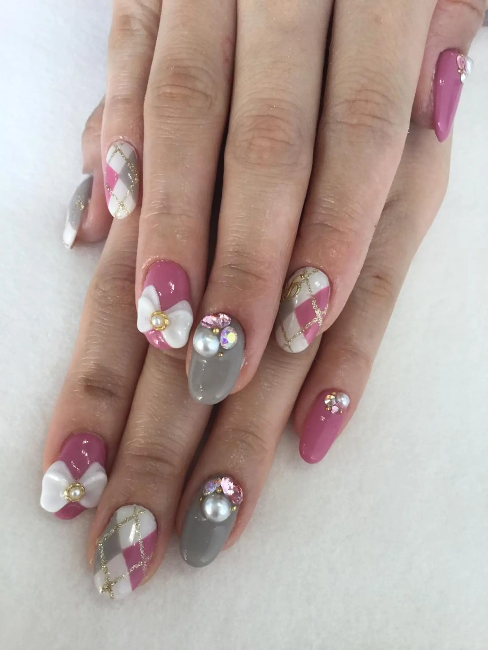 ネイル ハンドネイル 💎🐰 saki. m 🐰💎のネイルデザイン