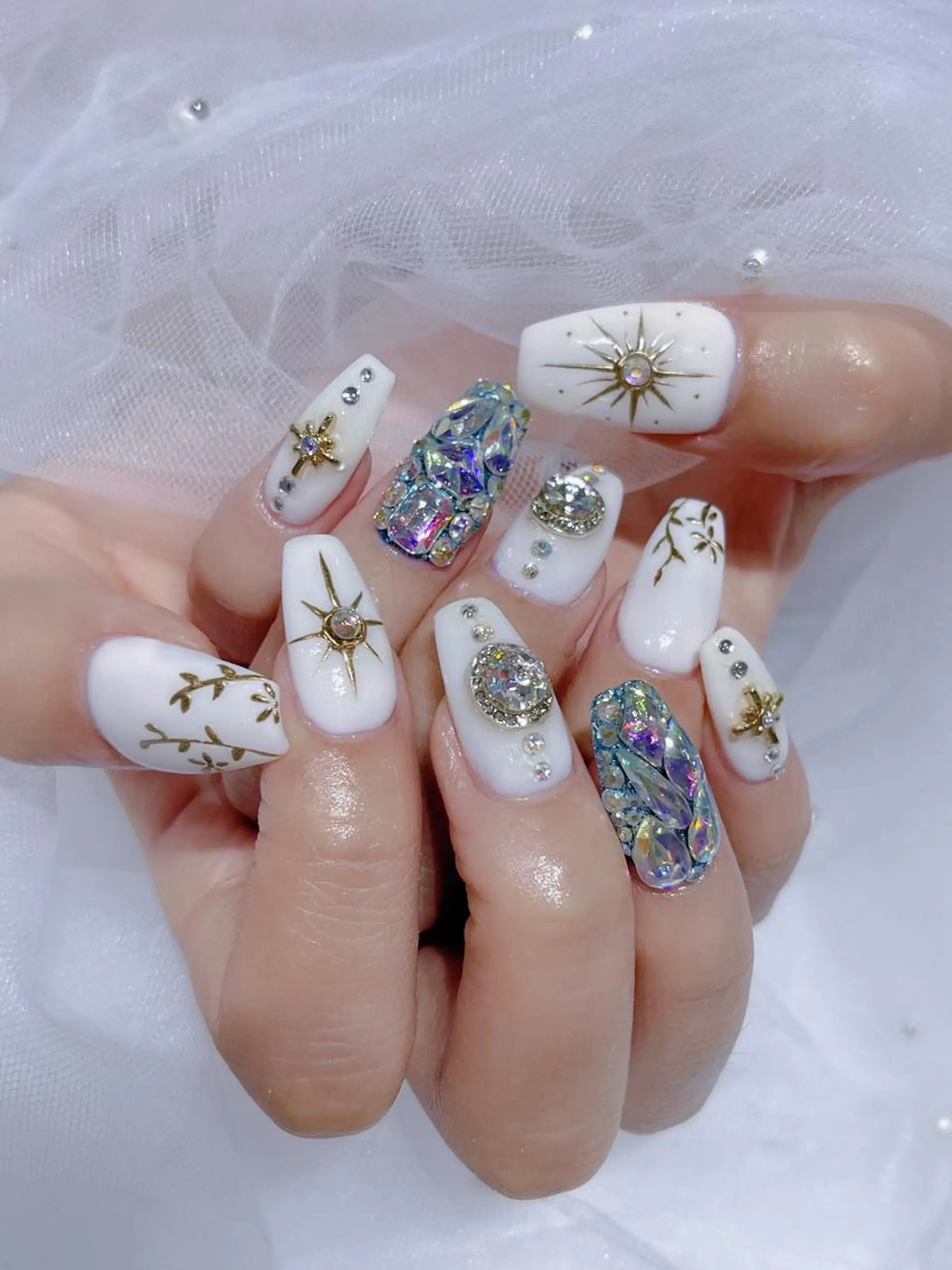 ネイル ハンドネイル Queens ciciのネイルデザイン