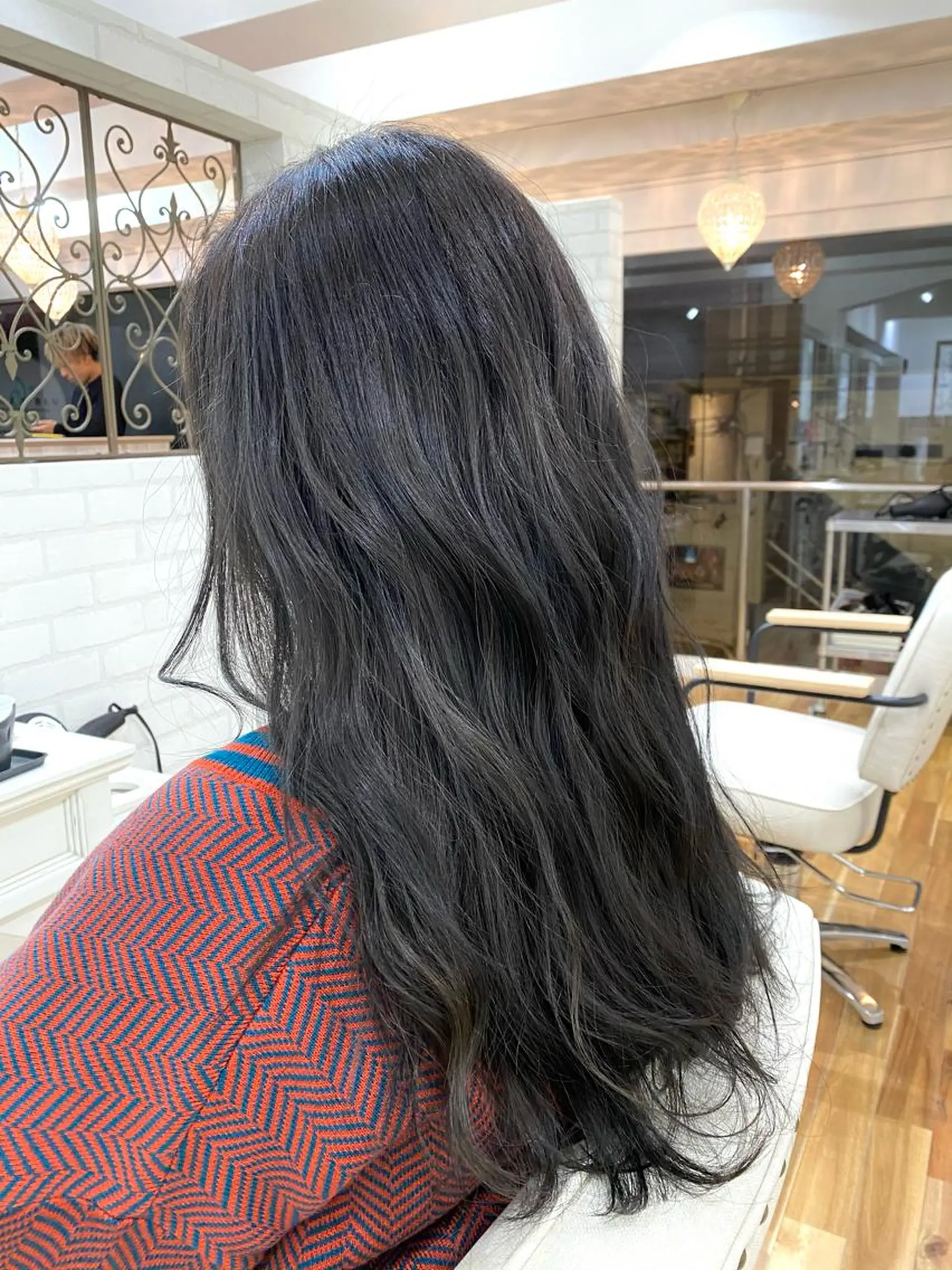 ロング カラー 透明感カラー 岩尾 凪のヘアスタイル