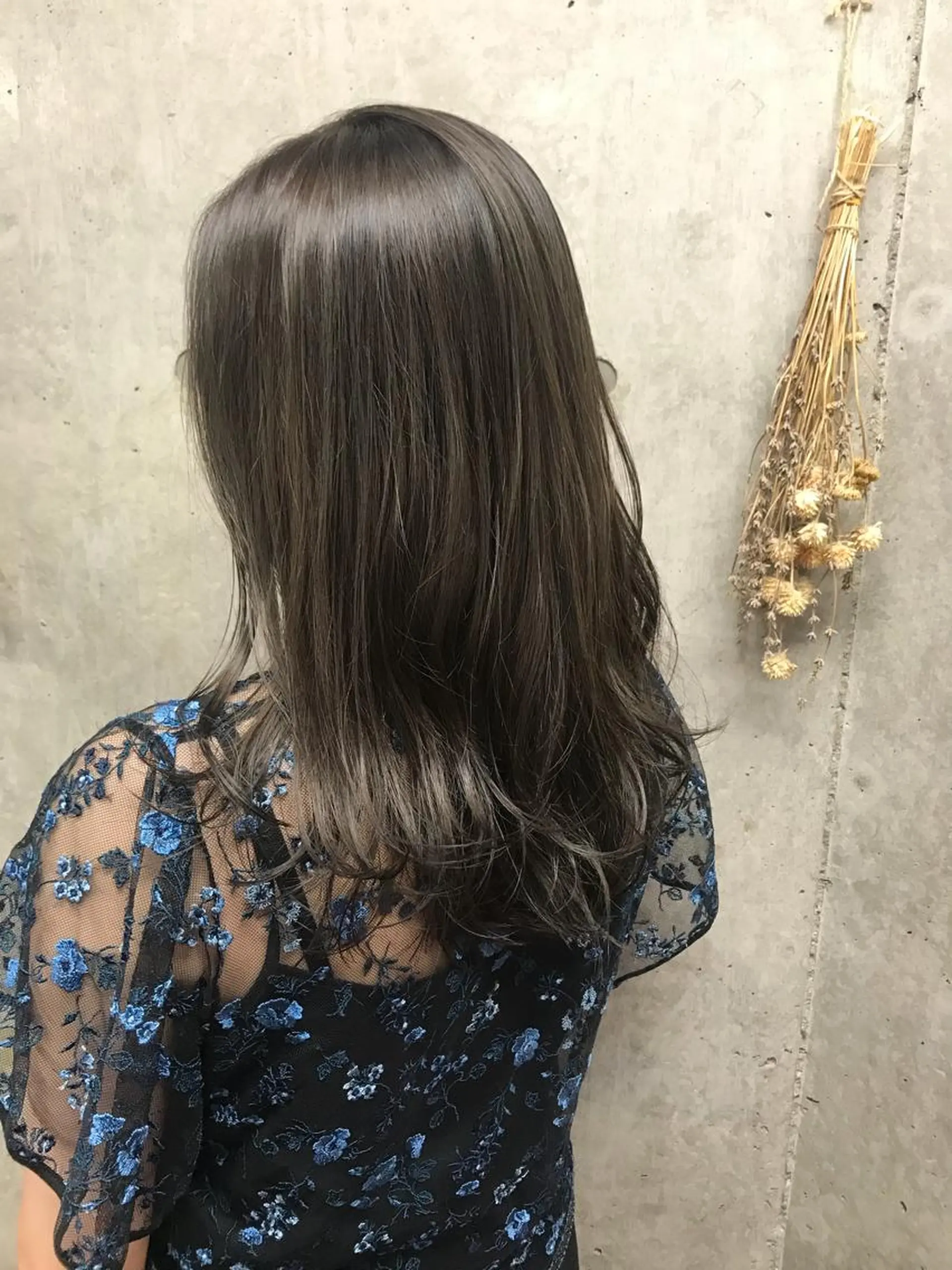 セミロング カラー ヘアアレンジ アッシュ 透明感カラー イルミナカラー Satsuki ✂︎♡のヘアスタイル