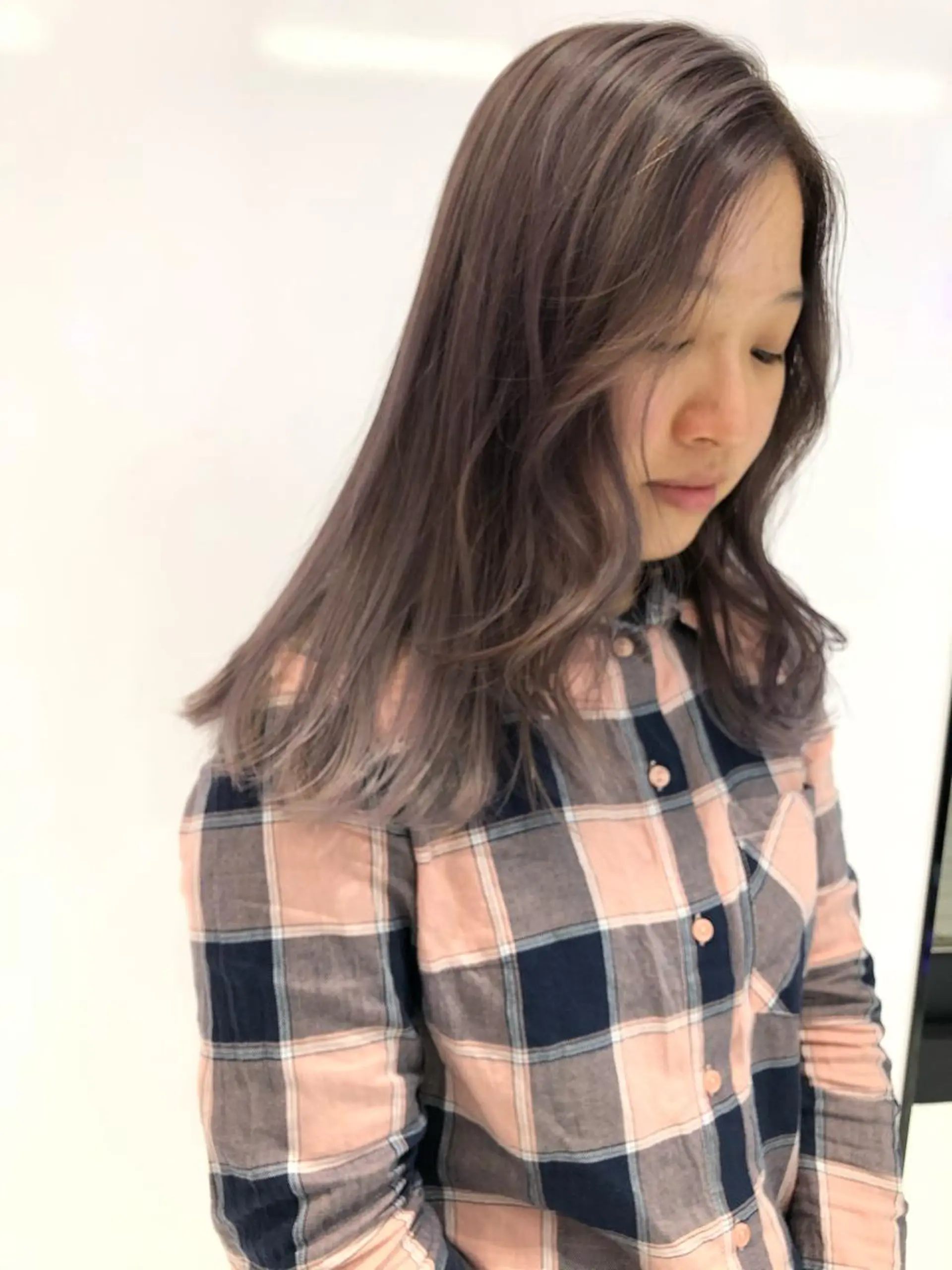 ロング カラー レイヤーカット カット ヘアカラー 相川 愛実のヘアスタイル
