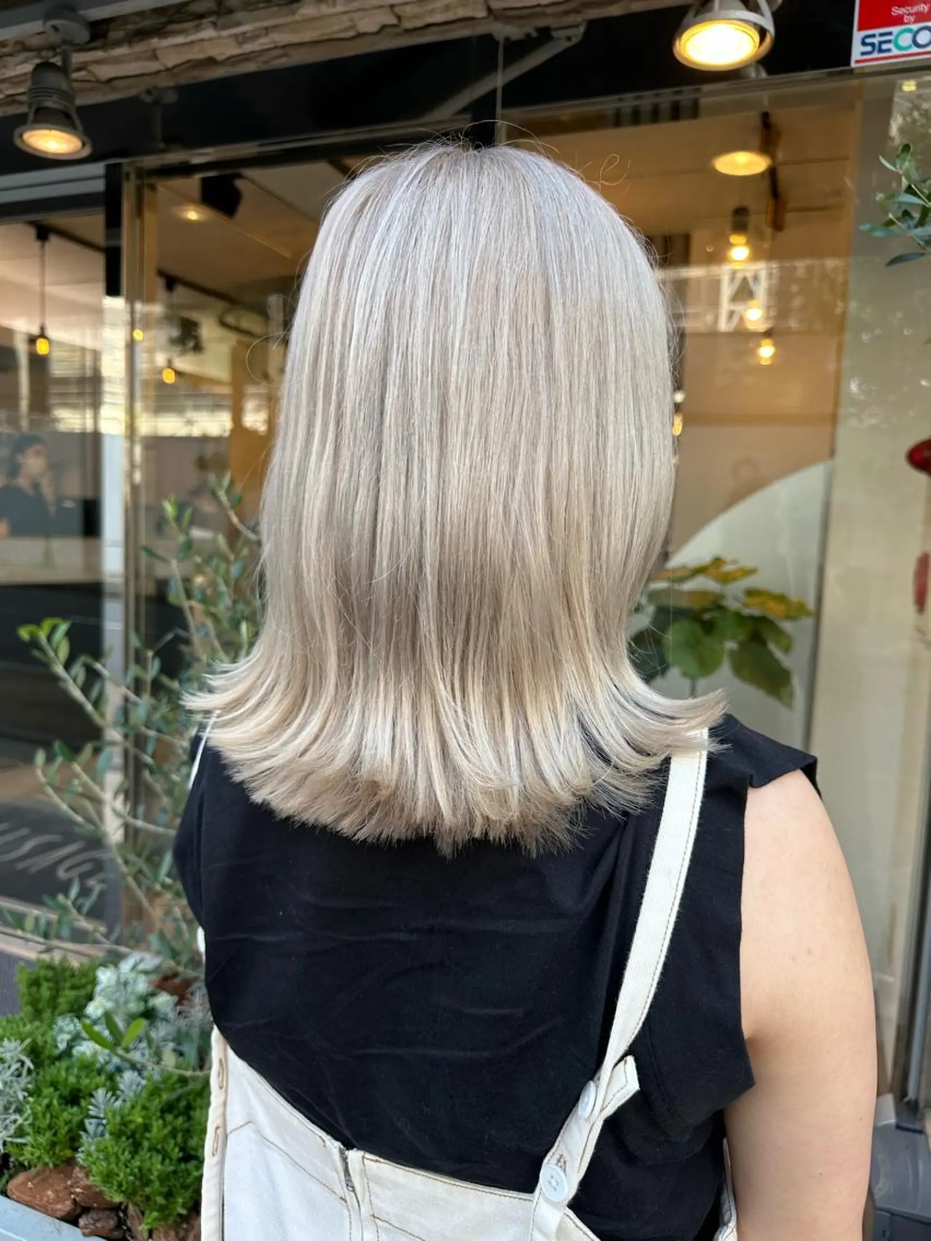 ミディアム 顔まわりレイヤー 顔周りカット レイヤーカット カット ヘアカラー トリートメント sato ayaka ｜透明感カラー🫧のヘアスタイル