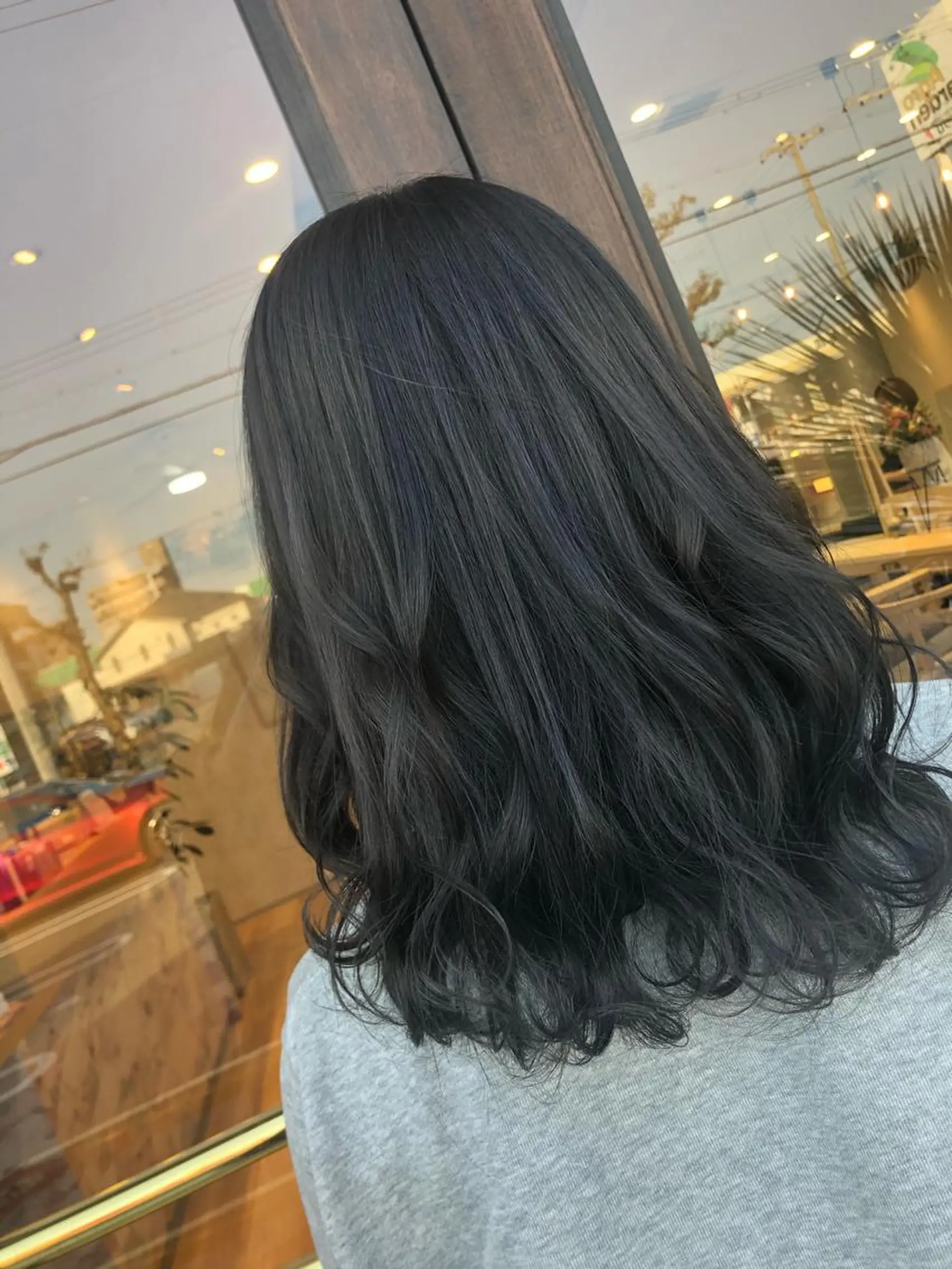 カラー アッシュ 三村 桜生のヘアスタイル