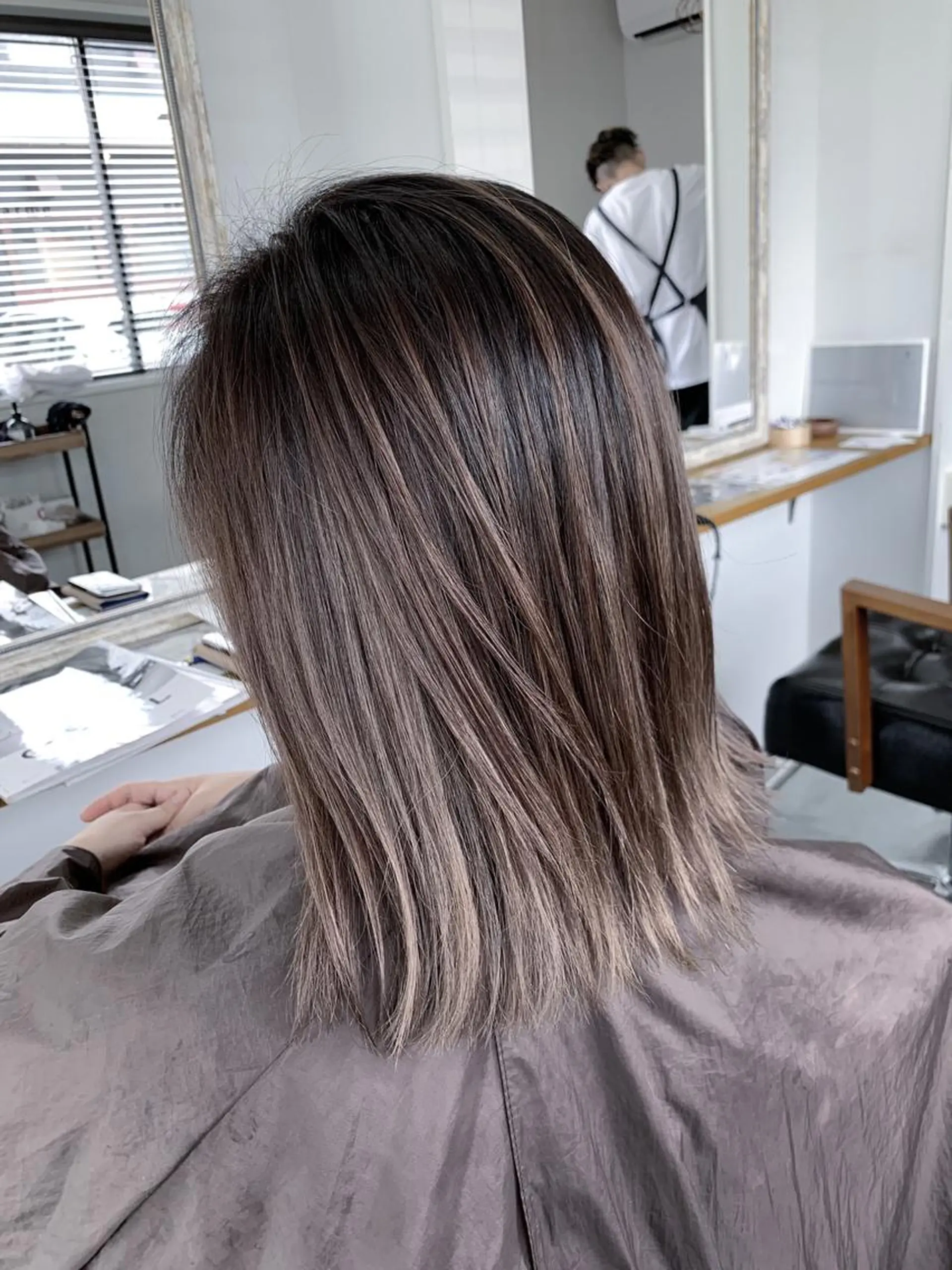 ミディアム ヘアカラー 須佐 勝也のヘアスタイル