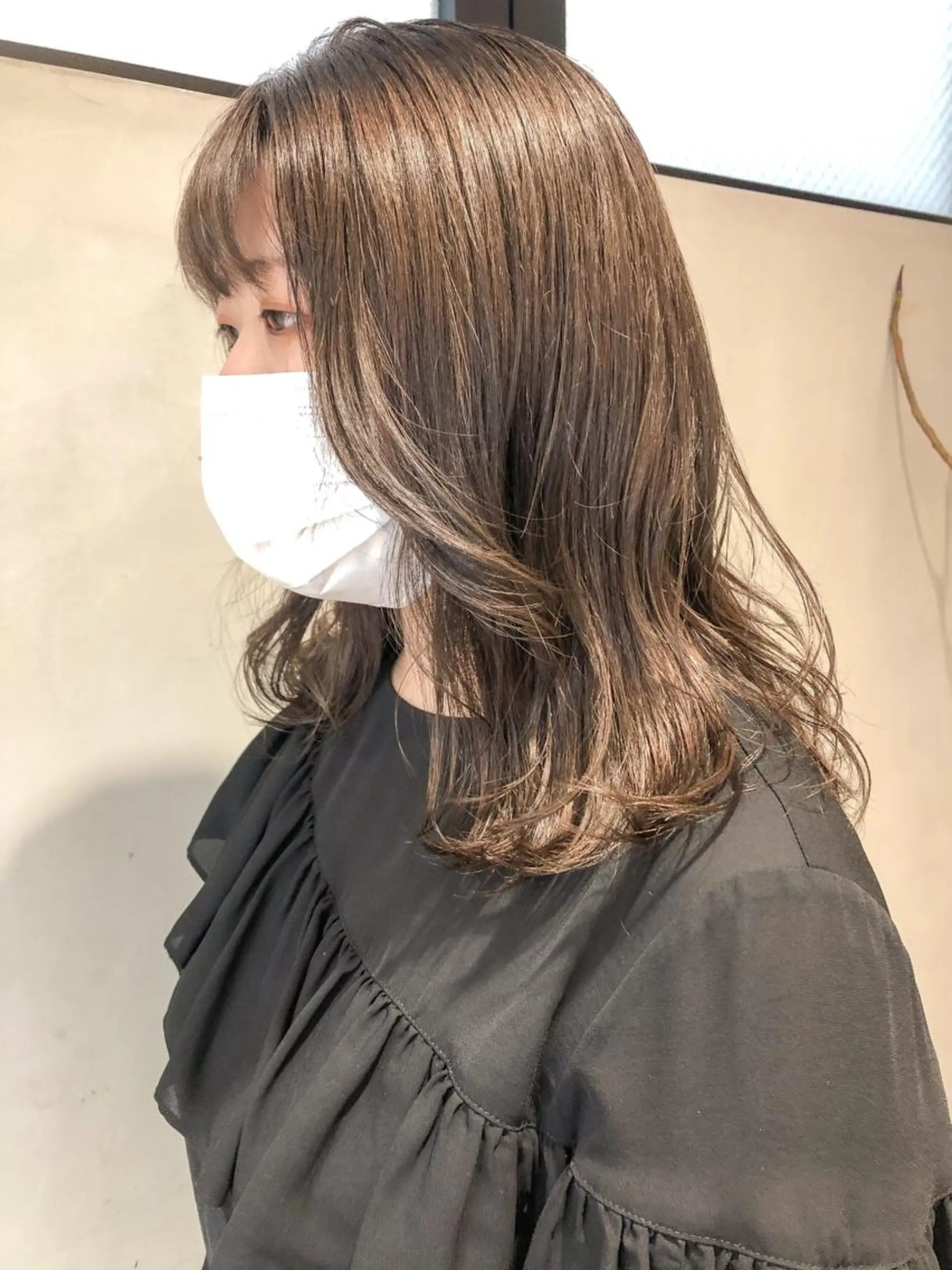 ミディアム カラー ベージュカラー ブリーチ ミルクティーベージュ ブリーチなしカラー 圧倒的透明感カラー nana🦕のヘアスタイル