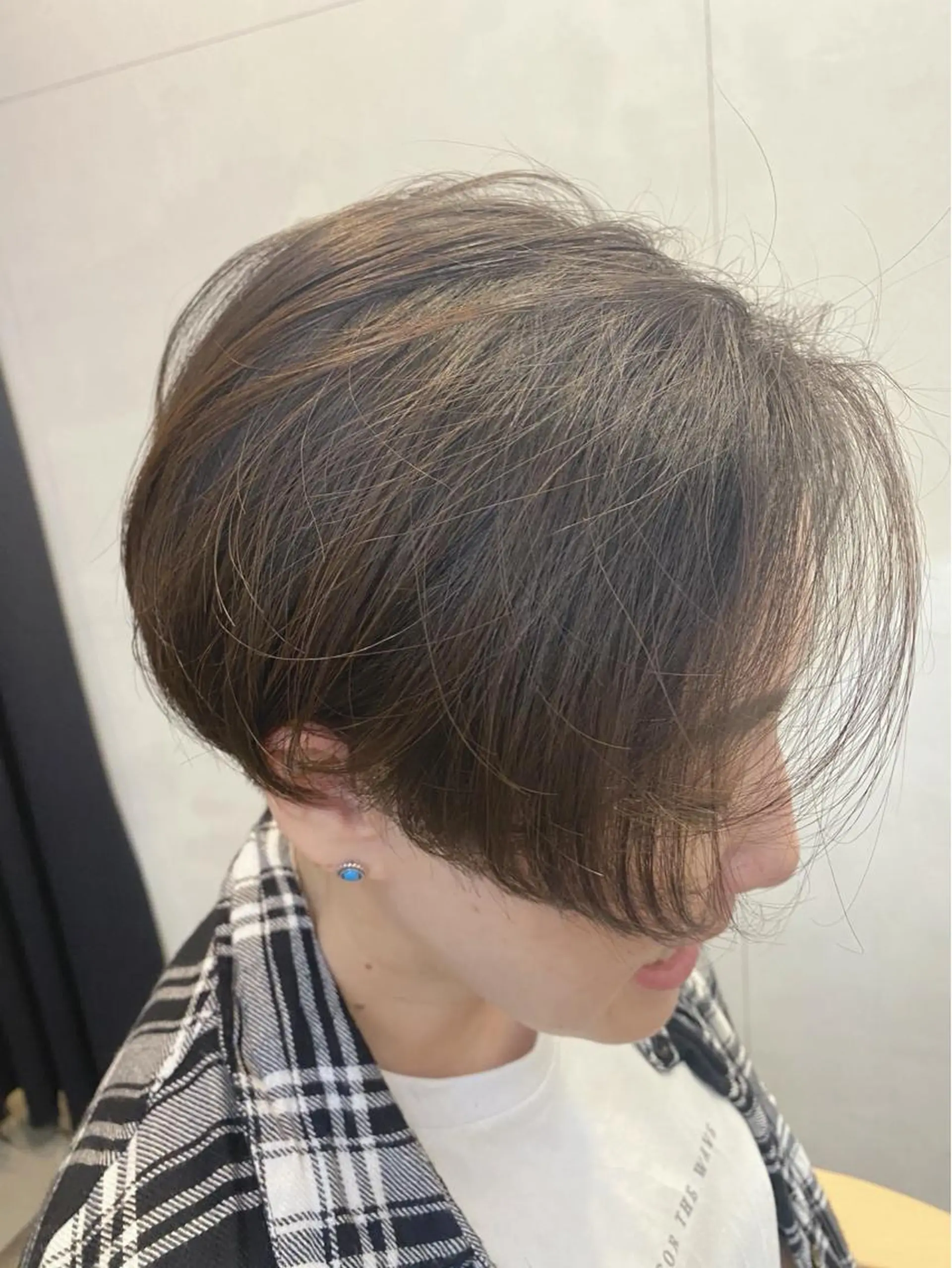 ショート カラー グレージュ ボブ かきあげバング ショートヘア conne& ririのヘアスタイル