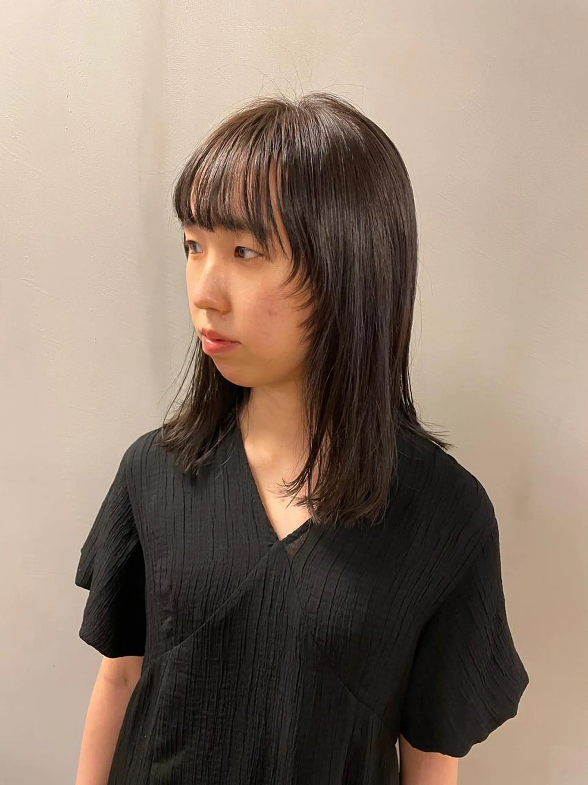 ミディアム カラー パーマ ヘアアレンジ メンズ キッズ ネイル マツエク・マツパ ブルーカラー ブルーグレー ブルー カット ヘアカラー トリートメント tatsumi/ボブ ウルフ/レイヤーのヘアスタイル