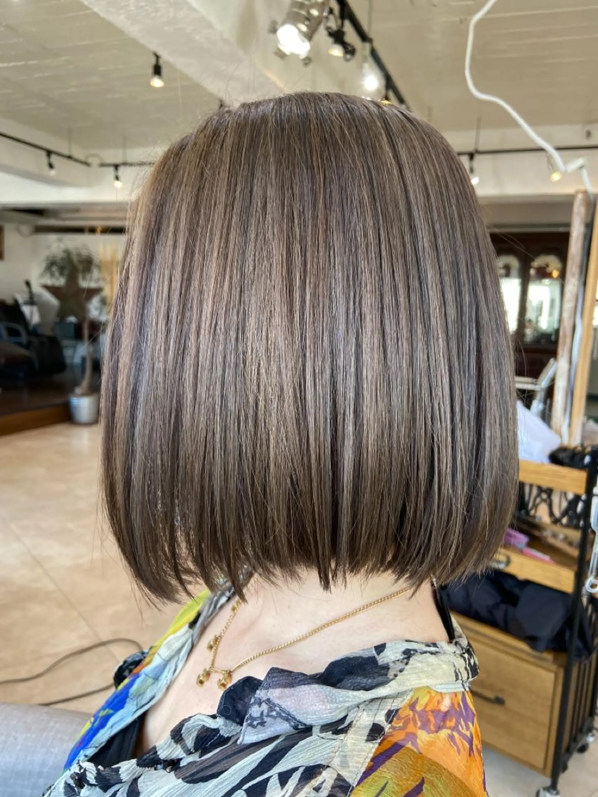 ミディアム カラー カット ヘアカラー トリートメント 宮本 玲那のヘアスタイル