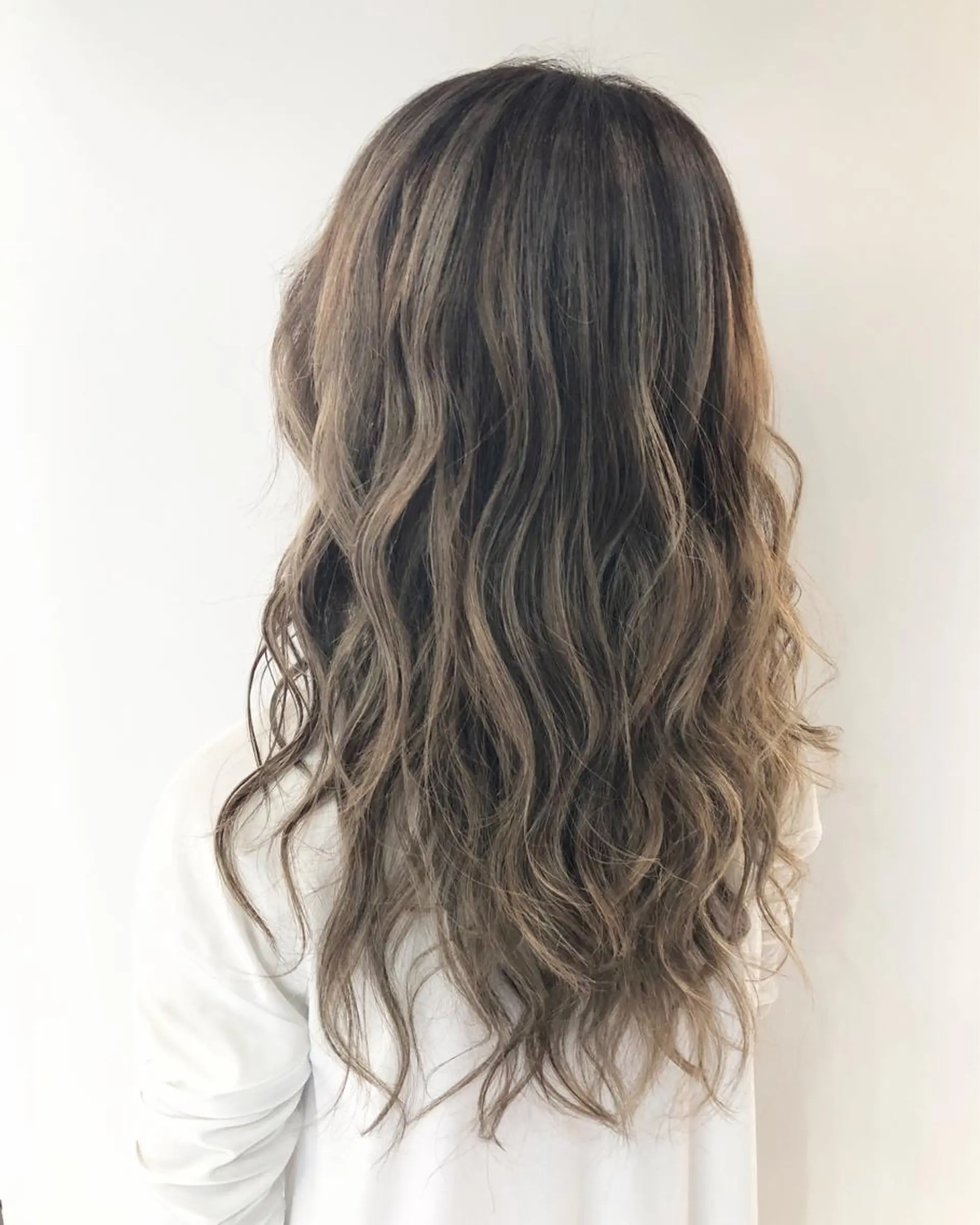 ロング カラー ハイライトカラー ハイライト 女性リピ90%🍨 🩷佐藤みずきのヘアスタイル