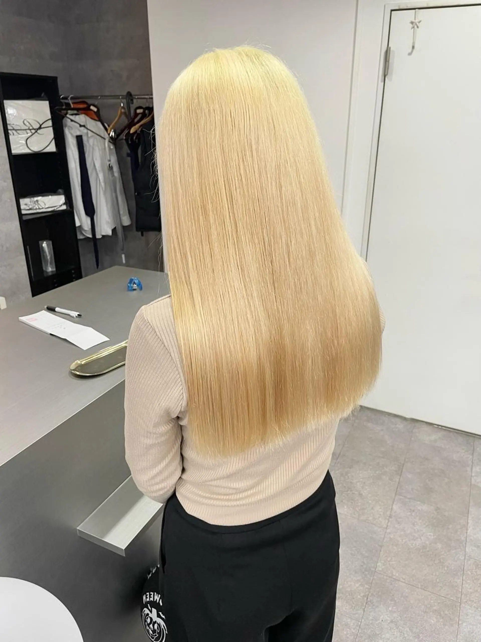 カラー ブリーチ ケアブリーチ ダブルカラー ハイトーンカラー 髪質改善 ヘアカラー トリートメント ハイトーンエクステ 🎩カズキ🎩のヘアスタイル