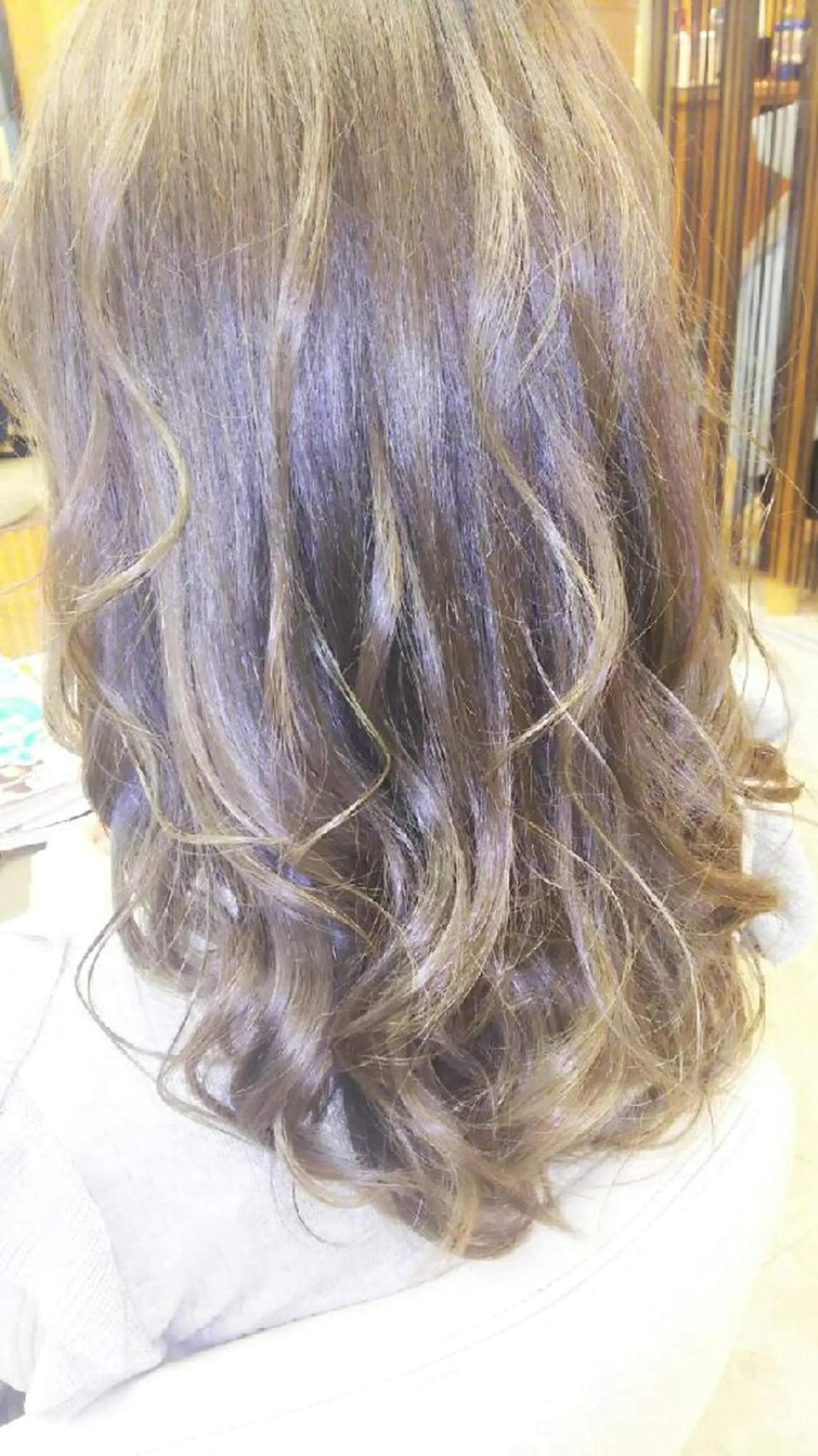 セミロング カラー グレージュ ハイライトカラー ハイライト 脇田 雄大のヘアスタイル