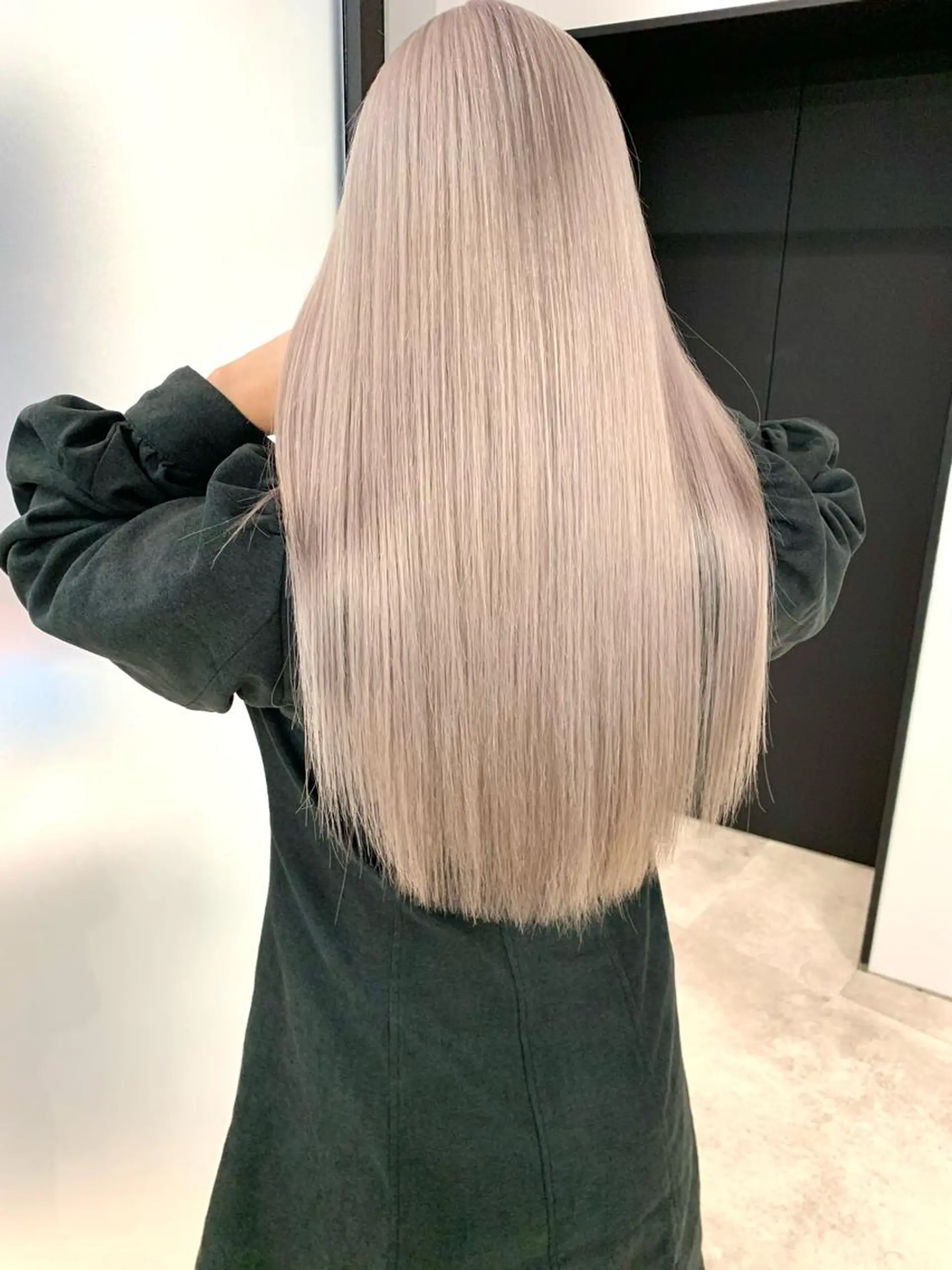 ミディアム カラー ヘアアレンジ カット ヘアカラー トリートメント ヘッドスパ ハイトーン/美髪矯正 🍃大江拓実のヘアスタイル