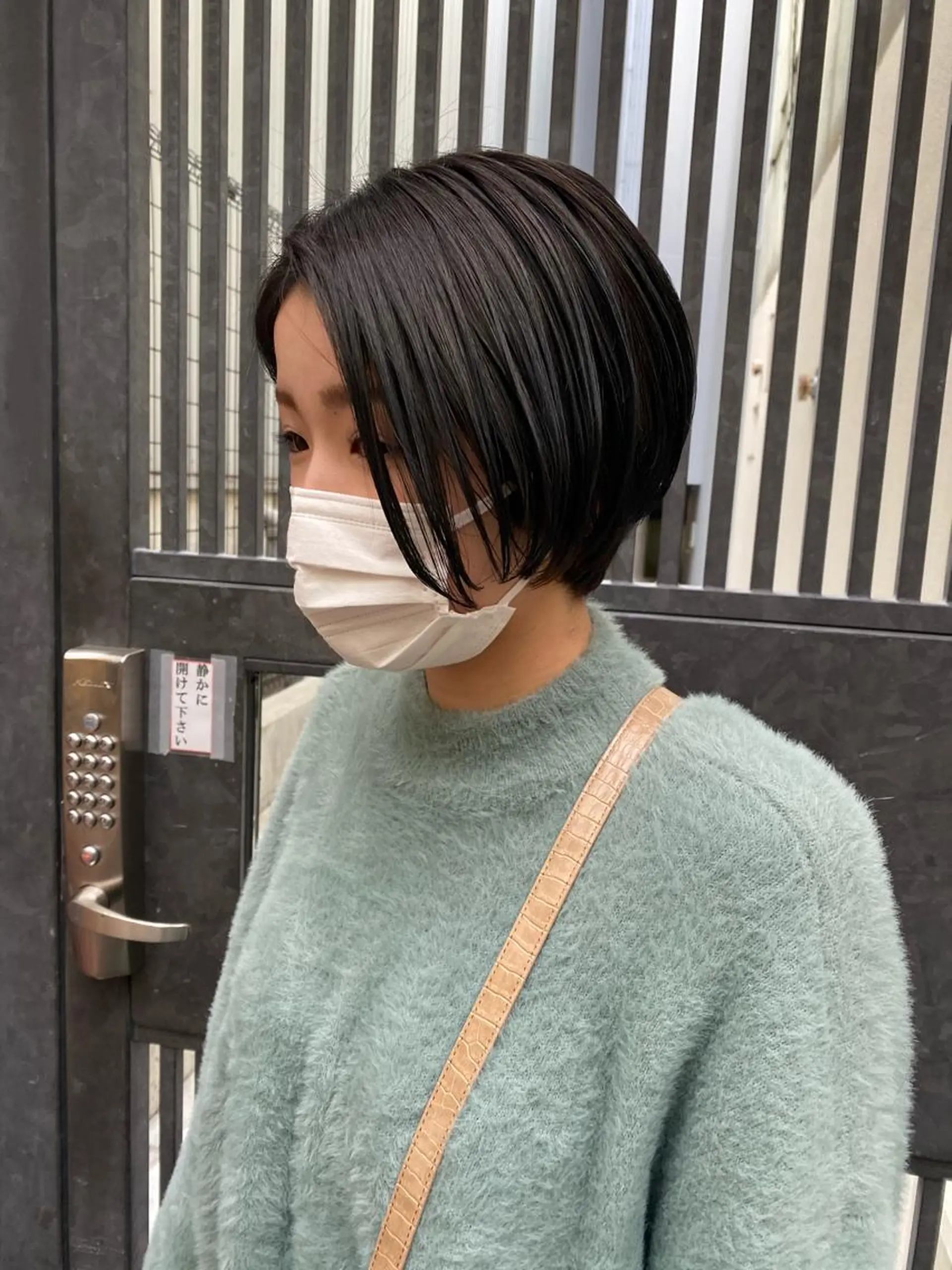 ショート アッシュ アッシュグレー アッシュグレージュ ウルフカット／吉村 桃子のヘアスタイル