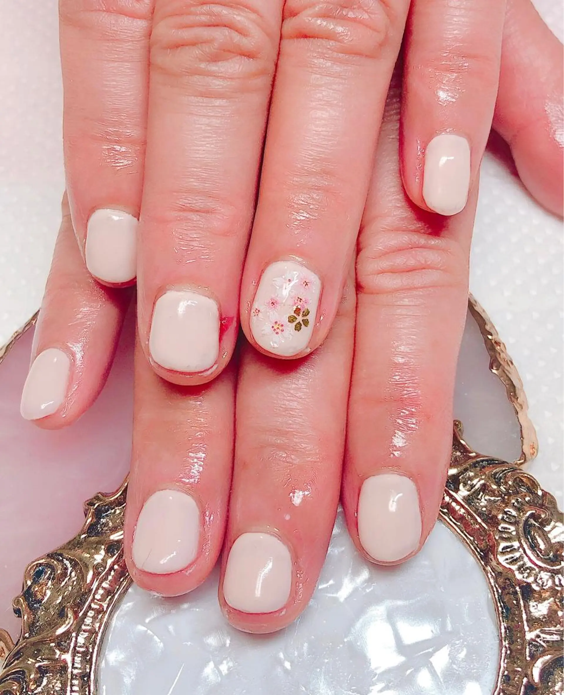 ネイル アートネイル ジェルネイル ワンカラーネイル CROWN プライベートサロンのネイルデザイン