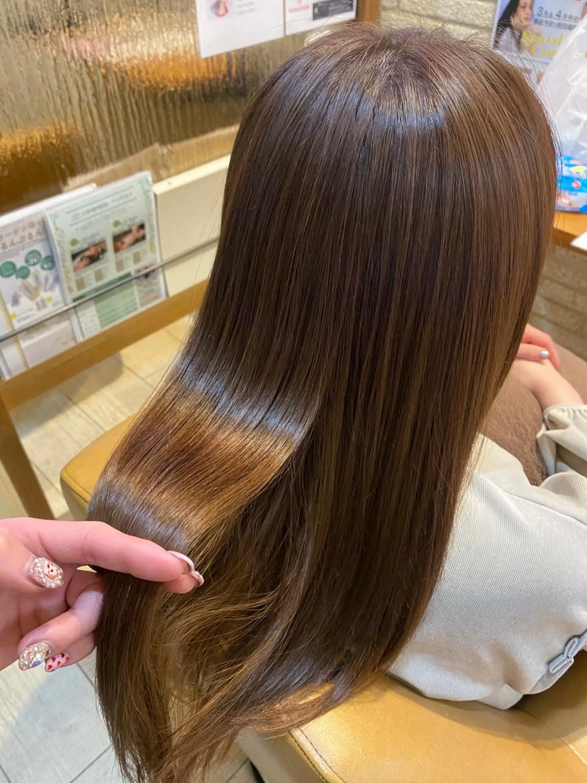 ロング カラー 村橋 葵緒のヘアスタイル