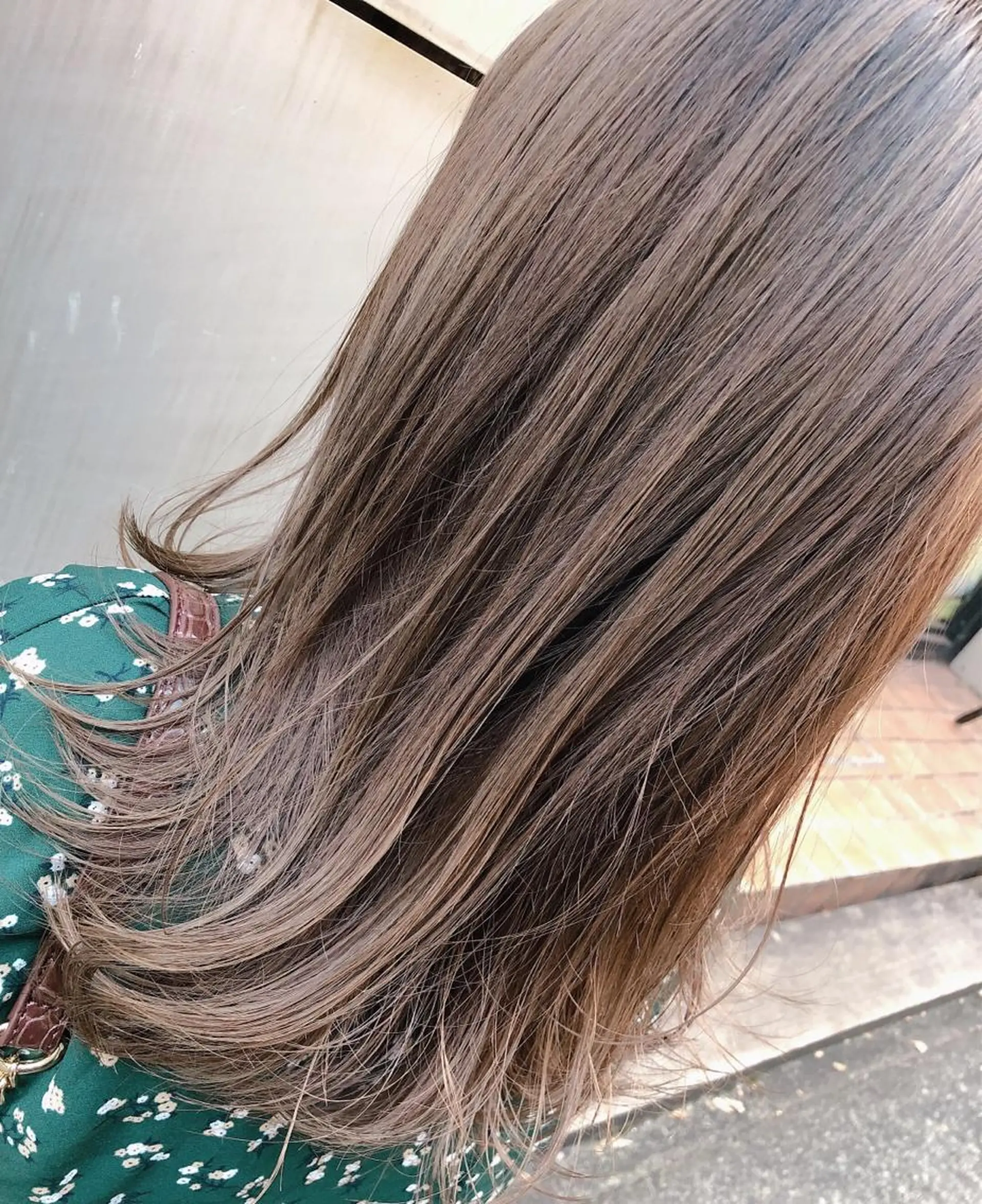 カラー グレージュ 安藤 明日翔のヘアスタイル