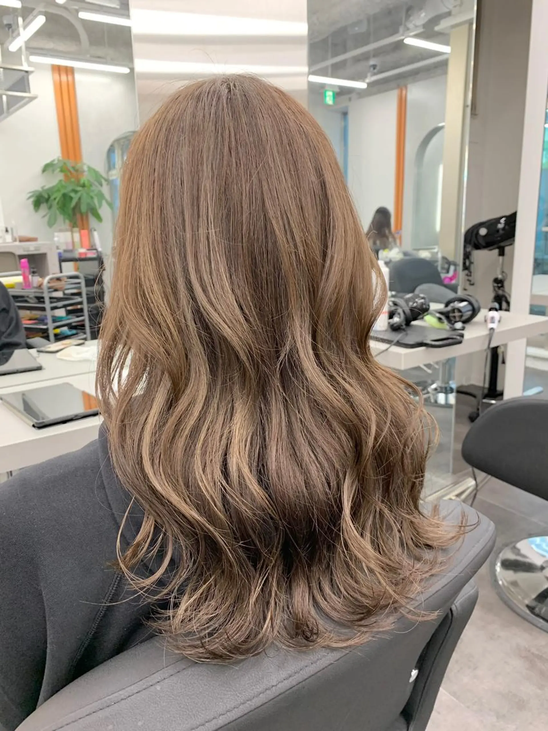 ロング カラー ブリーチ 透明感カラー ダブルカラー イヤリングカラー ハイライトカラー 店長担当🌟 矢吹ガブリエル🌟のヘアスタイル