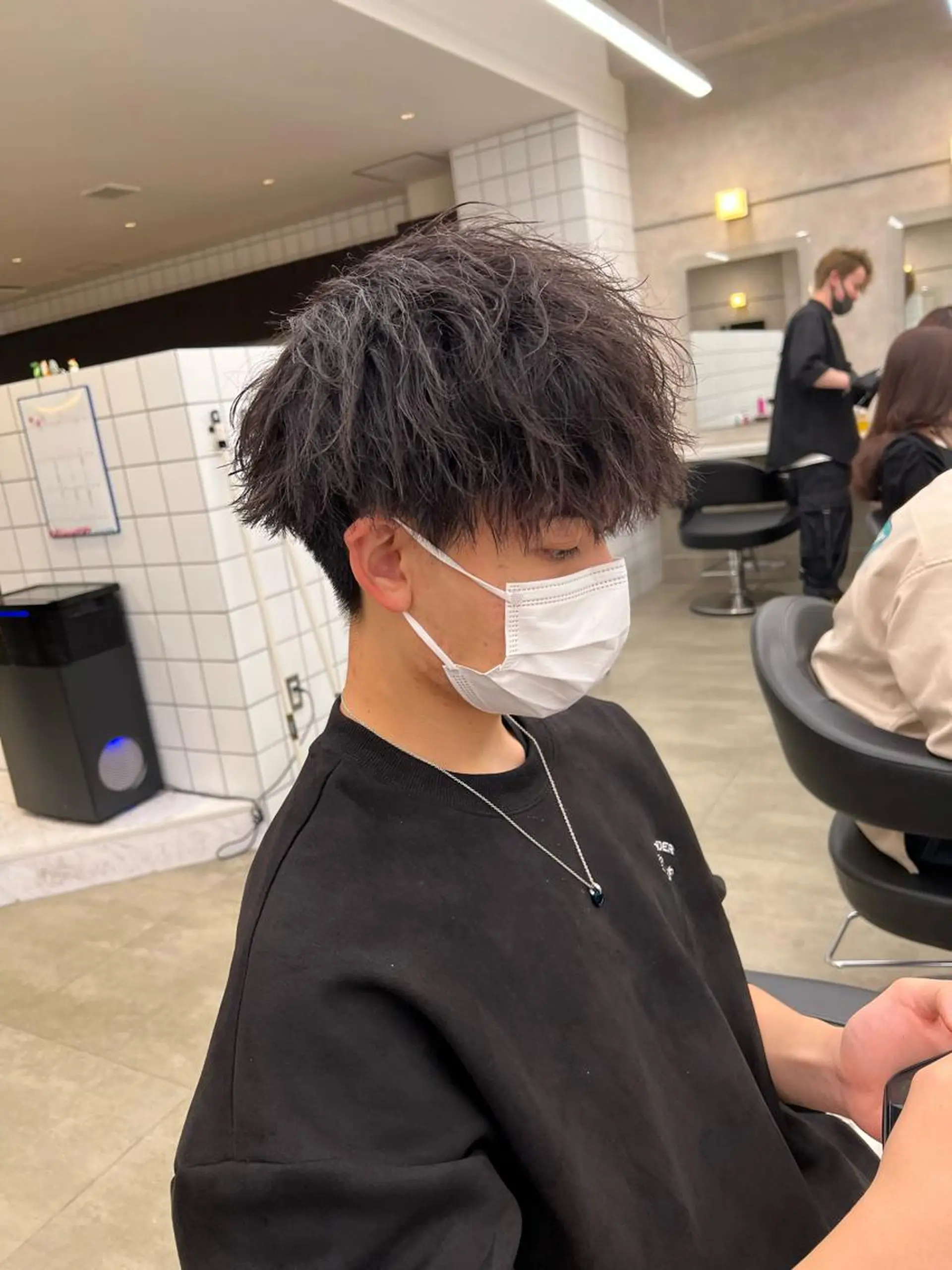 ショート カラー パーマ メンズ センターパート メンズ韓国風 韓国マッシュ マッシュウルフ マッシュ メンズパーマ特化 TAIGAのヘアスタイル