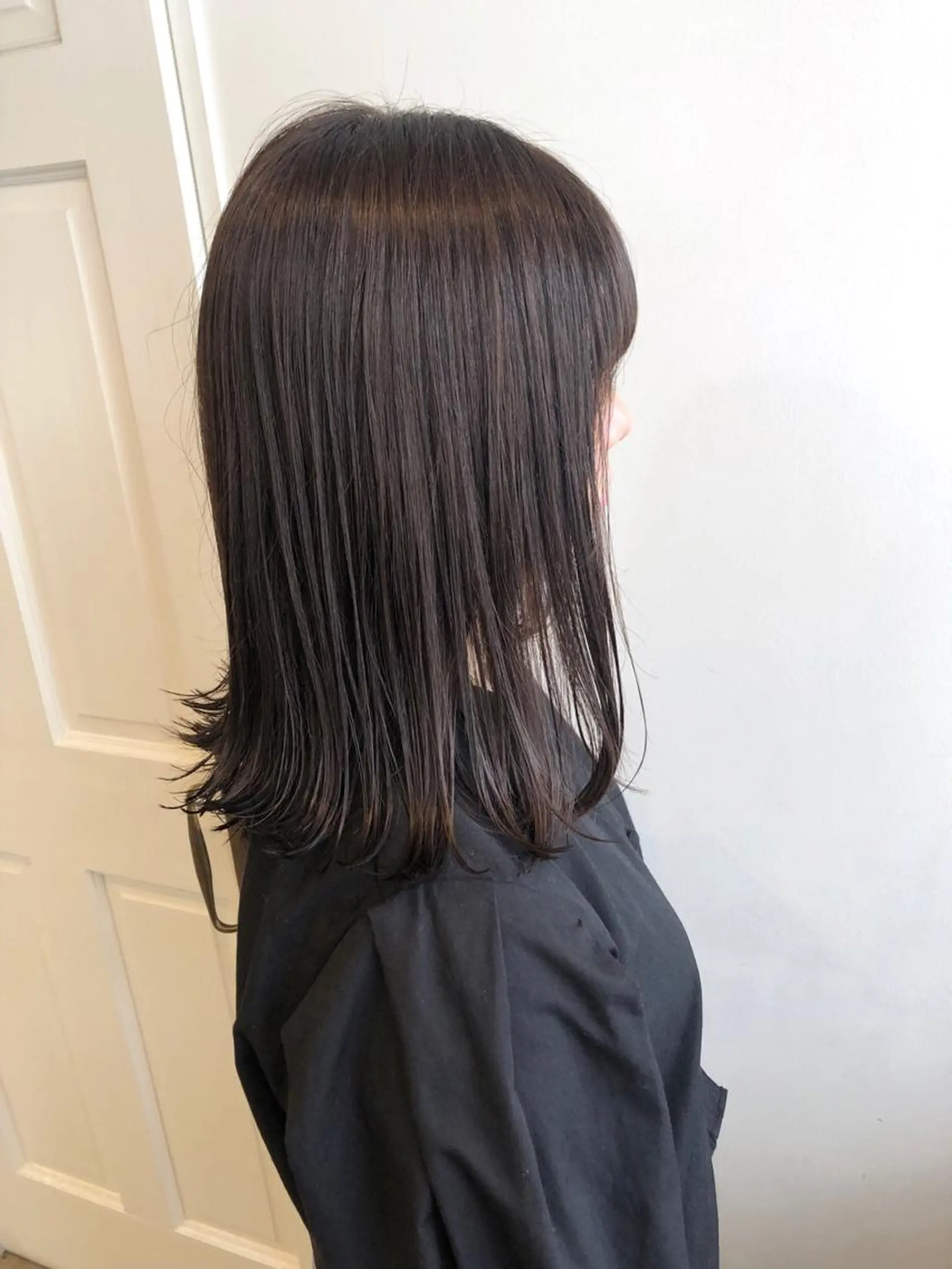 ミディアム カラー カット ヘアカラー トリートメント MIOベージュカラー 柔らかいカラーのヘアスタイル