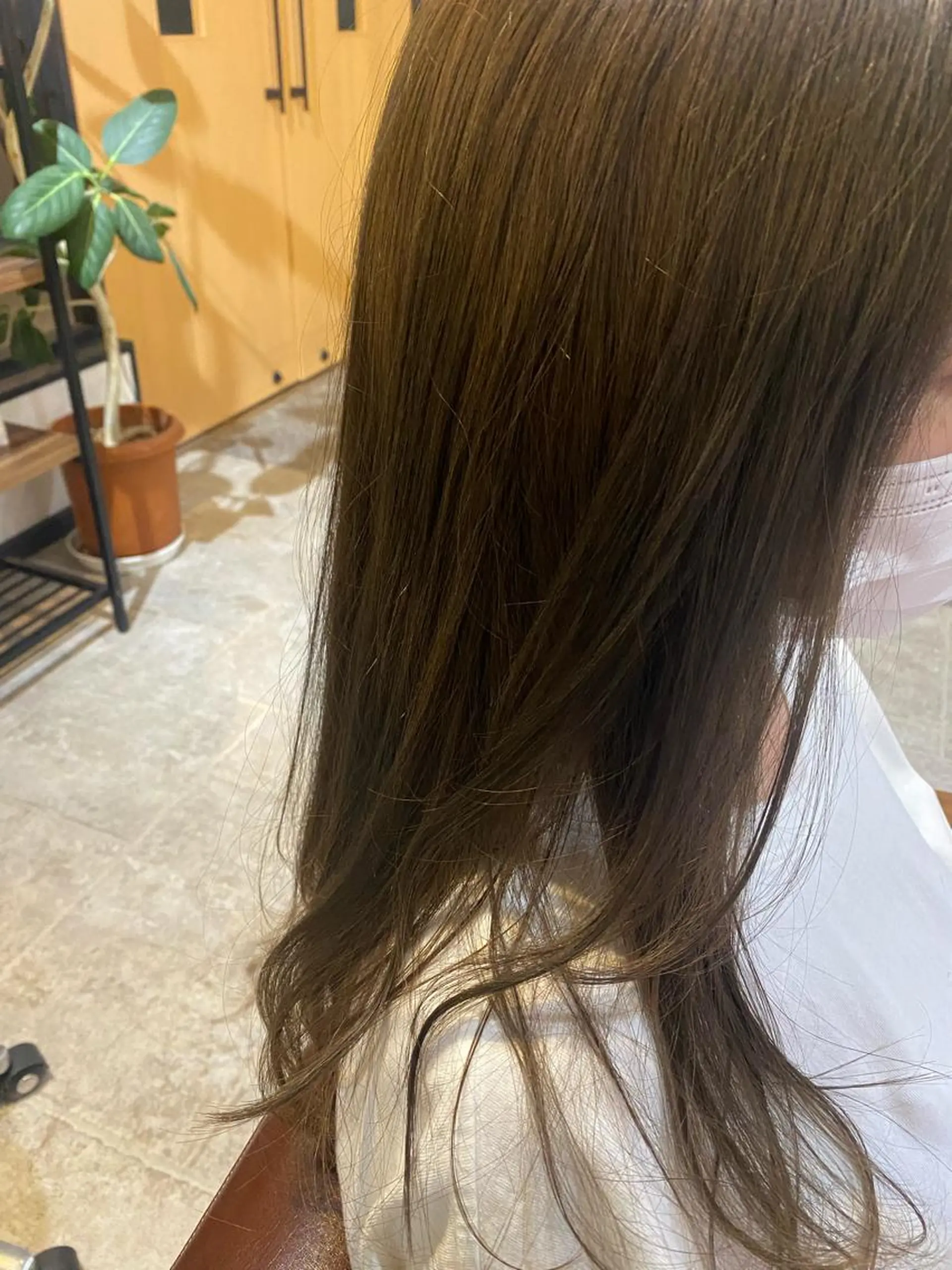 ロング カラー ベージュカラー オリーブベージュ 日野 めぐみのヘアスタイル