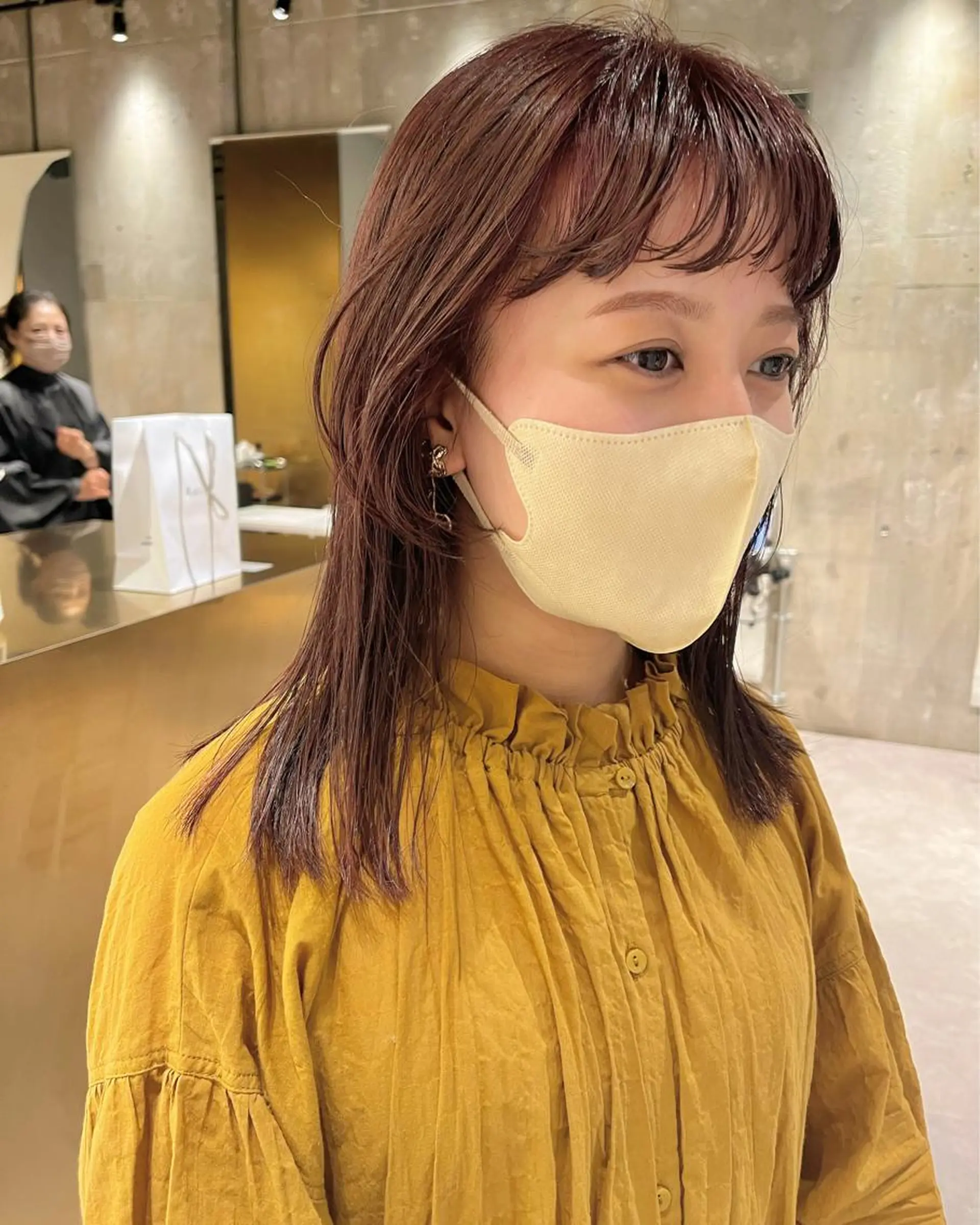 ミディアム 顔周りカット iLi 《イリ》のヘアスタイル