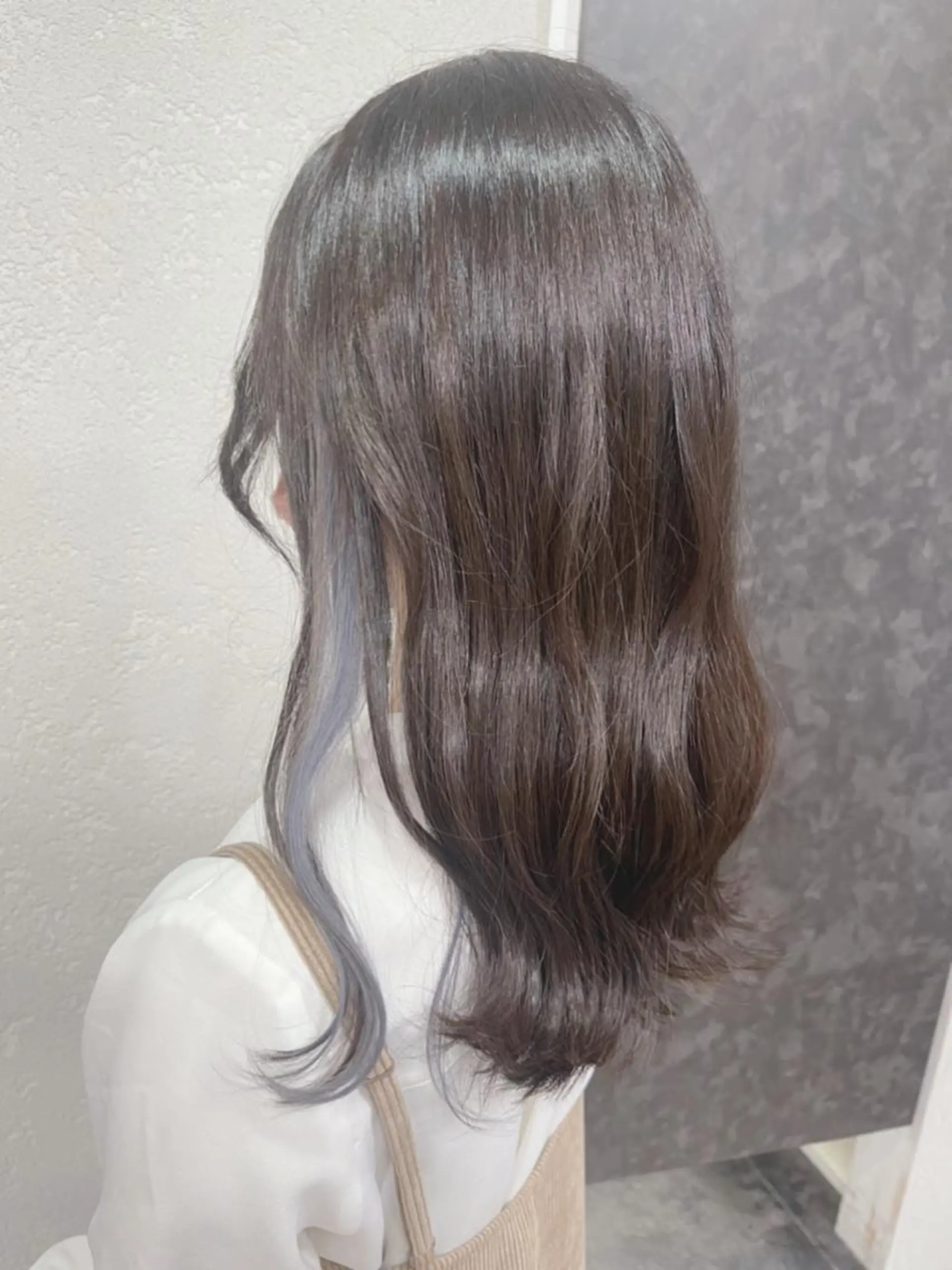 ロング カラー シルバー ヘアカラー トリートメント 槙川 郁弥のヘアスタイル
