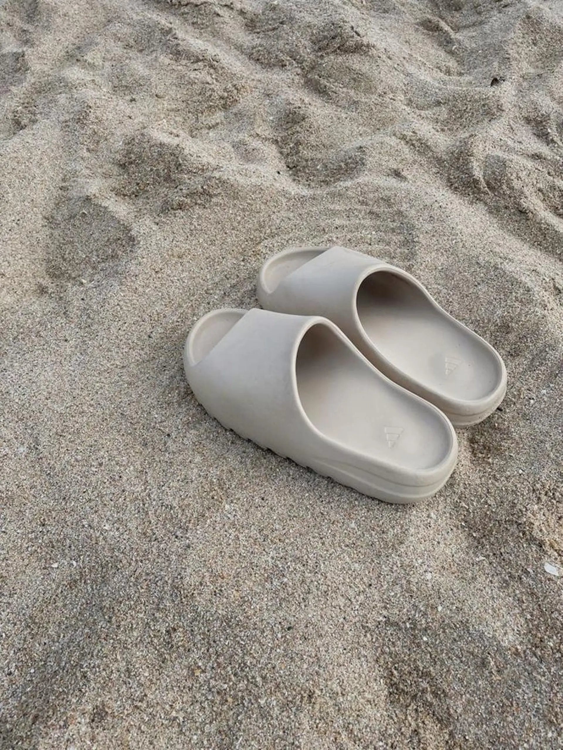 ネイル オーロラネイル ジェルネイル 韓国ネイル マグネットネイル ミラーネイル ハンドネイル ハンドケア ちゅるんネイル🪄 耳ツボジュエリー🔗のネイルデザイン