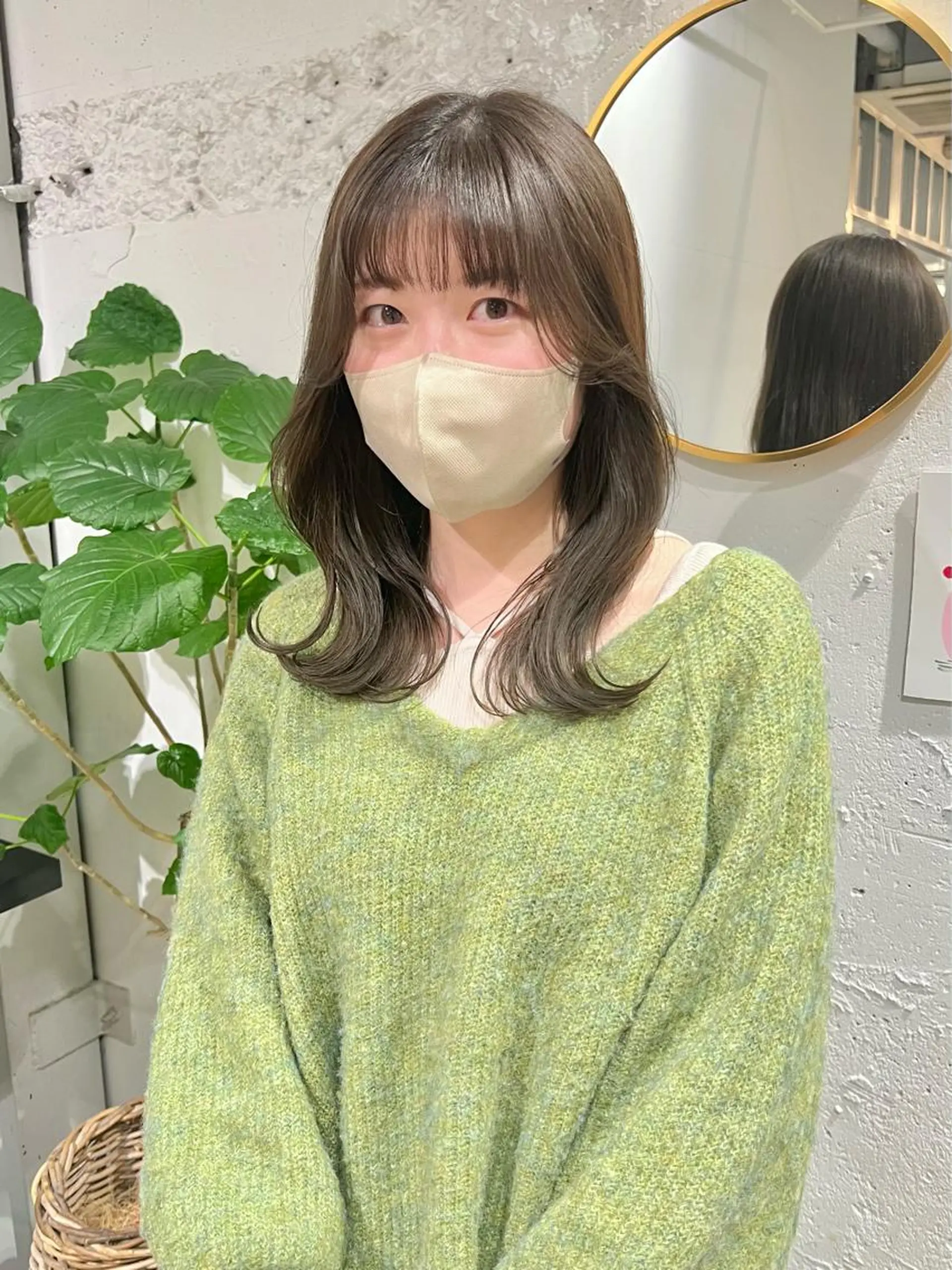 セミロング カット ヘアカラー 石井 菜々のヘアスタイル