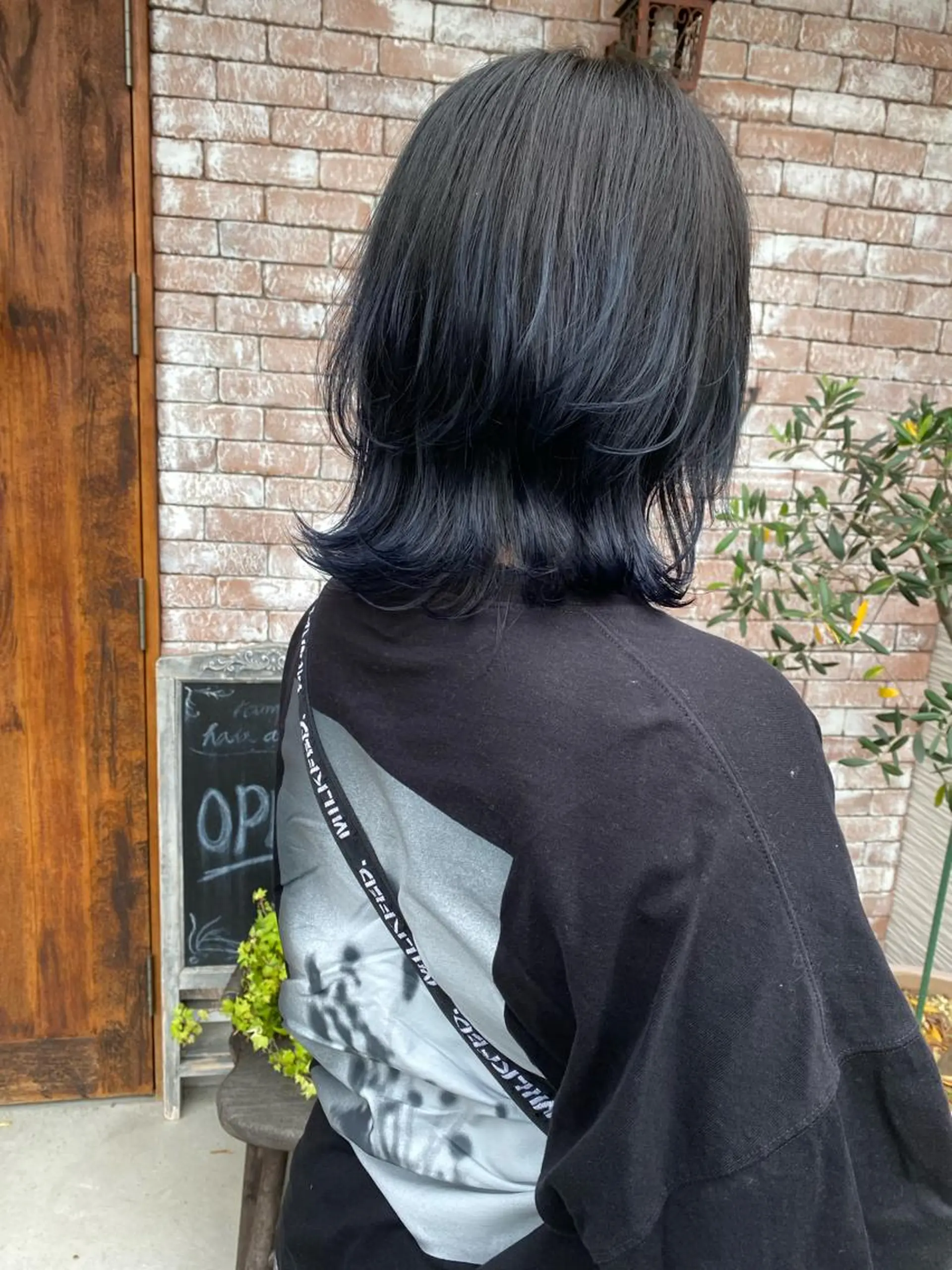 ミディアム カラー 黒髪 ブリーチ ブルーカラー ブルーブラック 【浜松・豊橋】 ニシモトのヘアスタイル