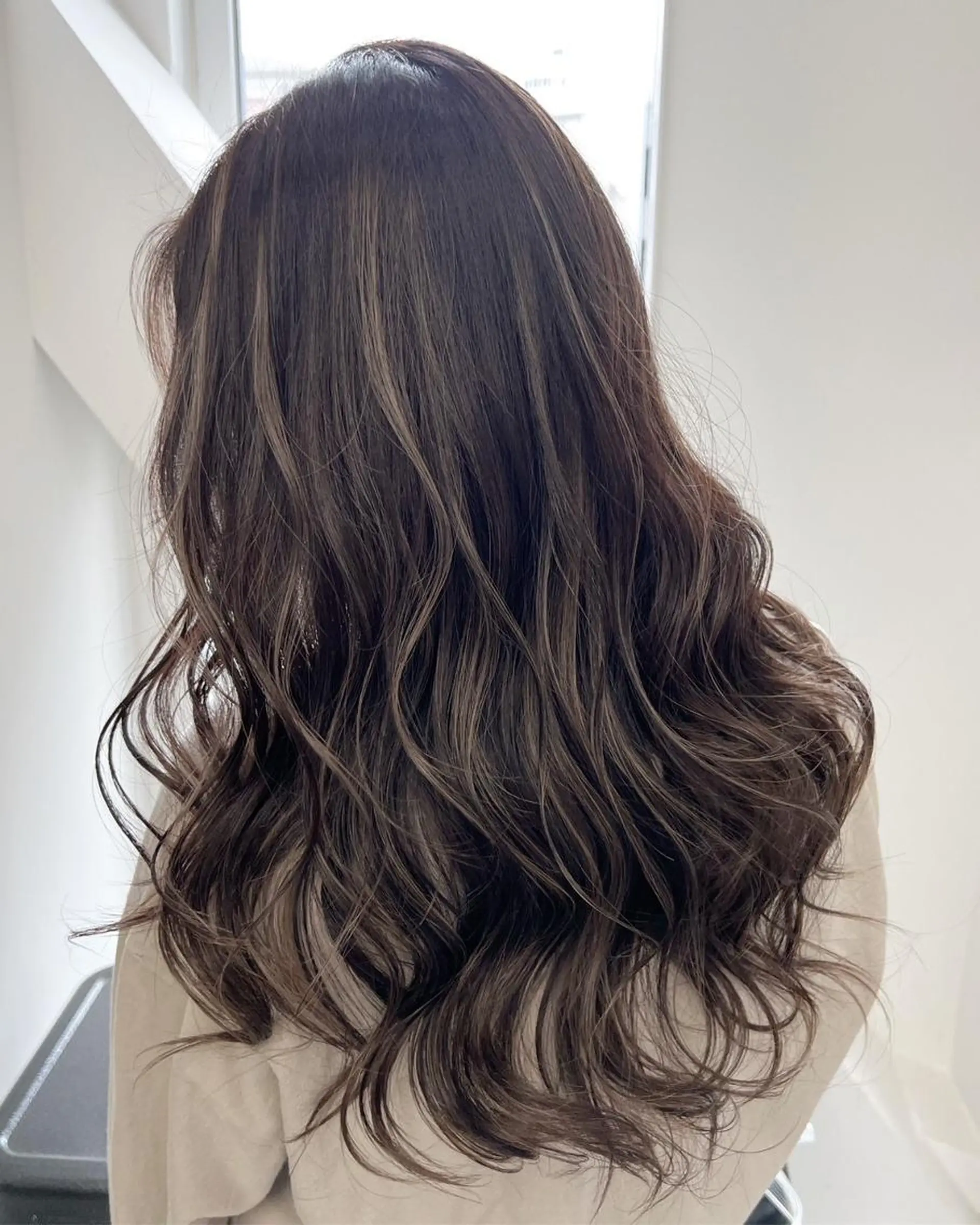 カラー アディクシーカラー バレイヤージュ ブリーチ ダブルカラー グラデーションカラー ヘアカラー トリートメント 【公式】amble luxe池袋東口🩷のヘアスタイル