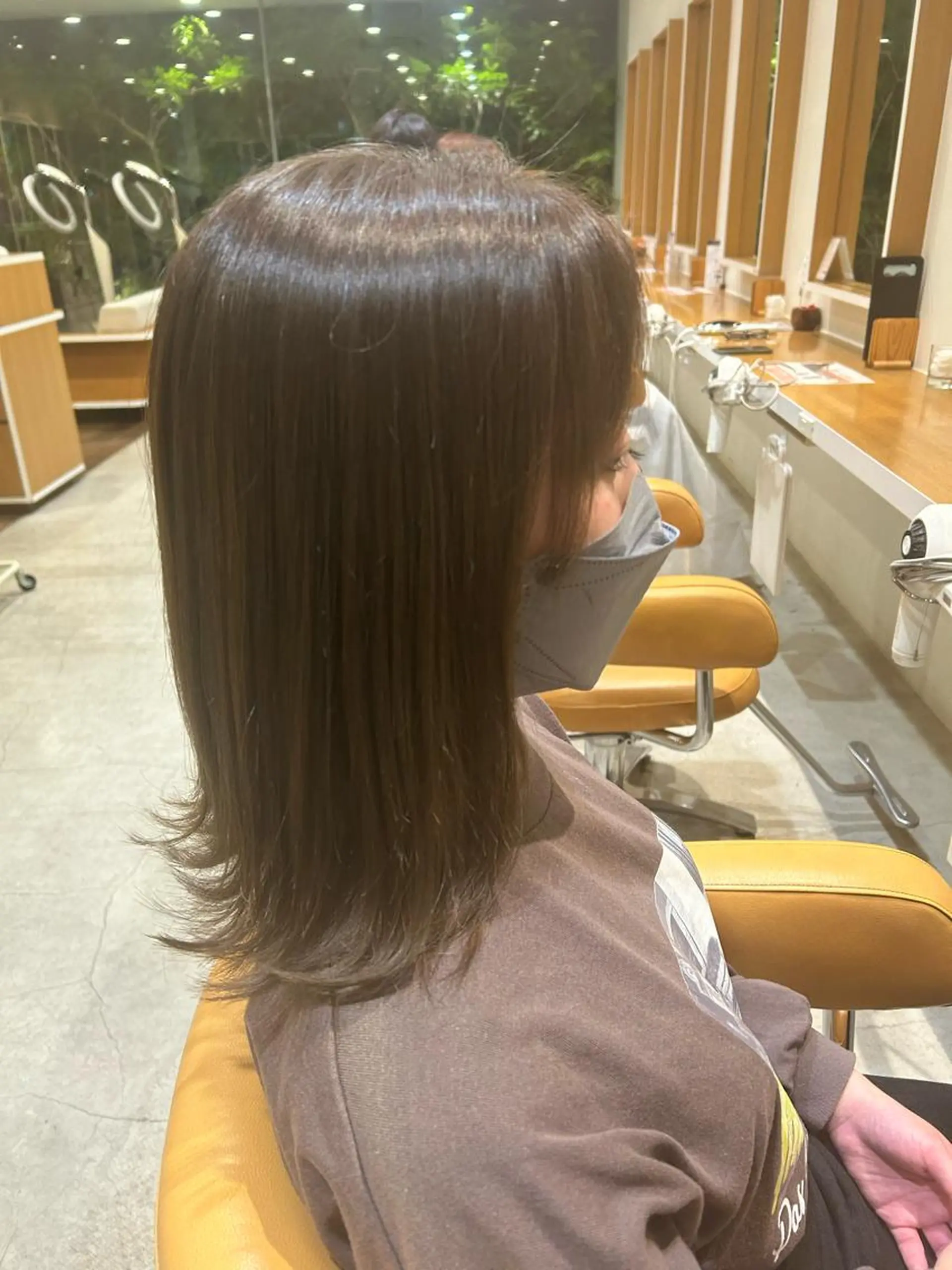 ミディアム 吉田 愛花のヘアスタイル