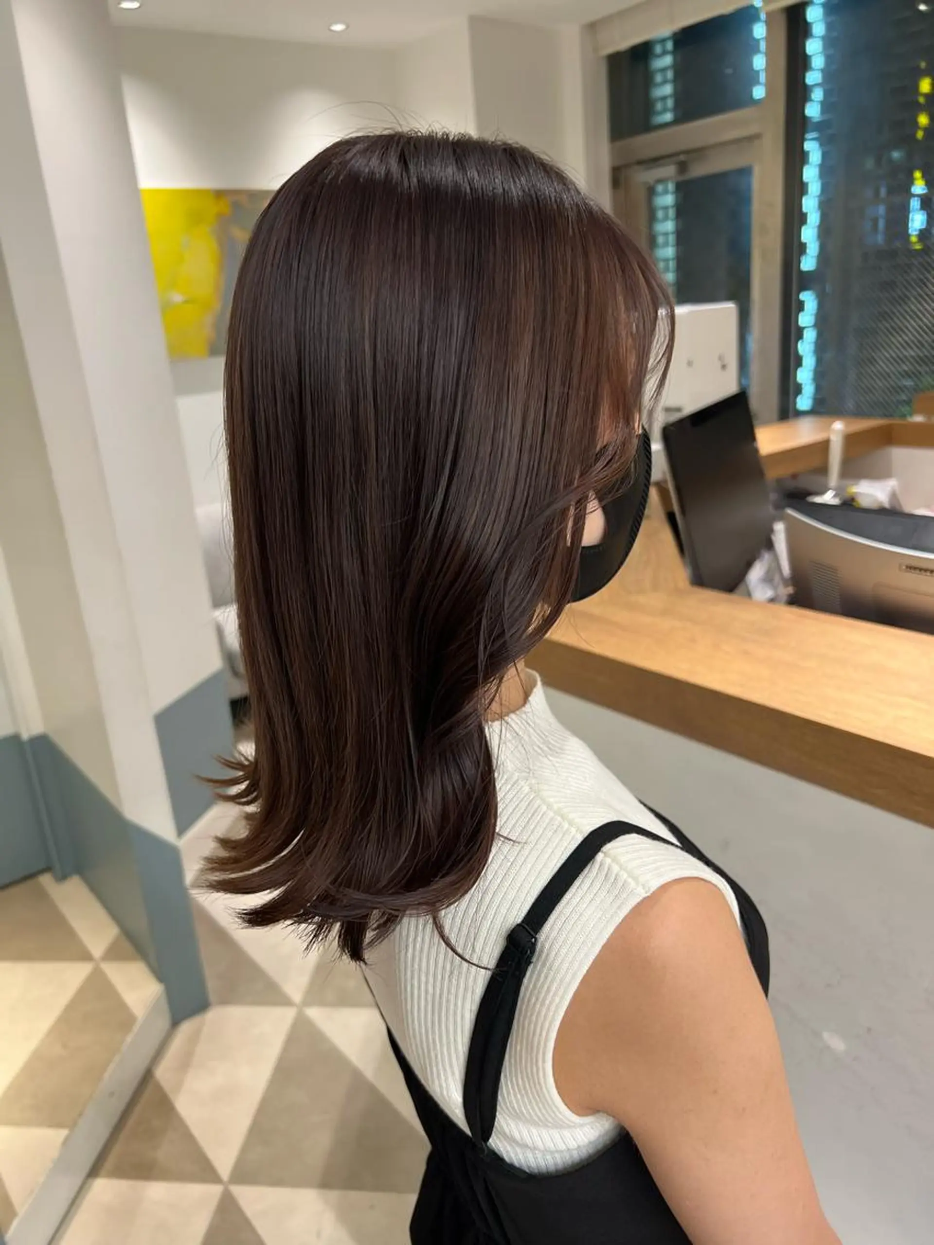 セミロング ラベンダーベージュ 美顔形成｜酒井 ｜青山のヘアスタイル