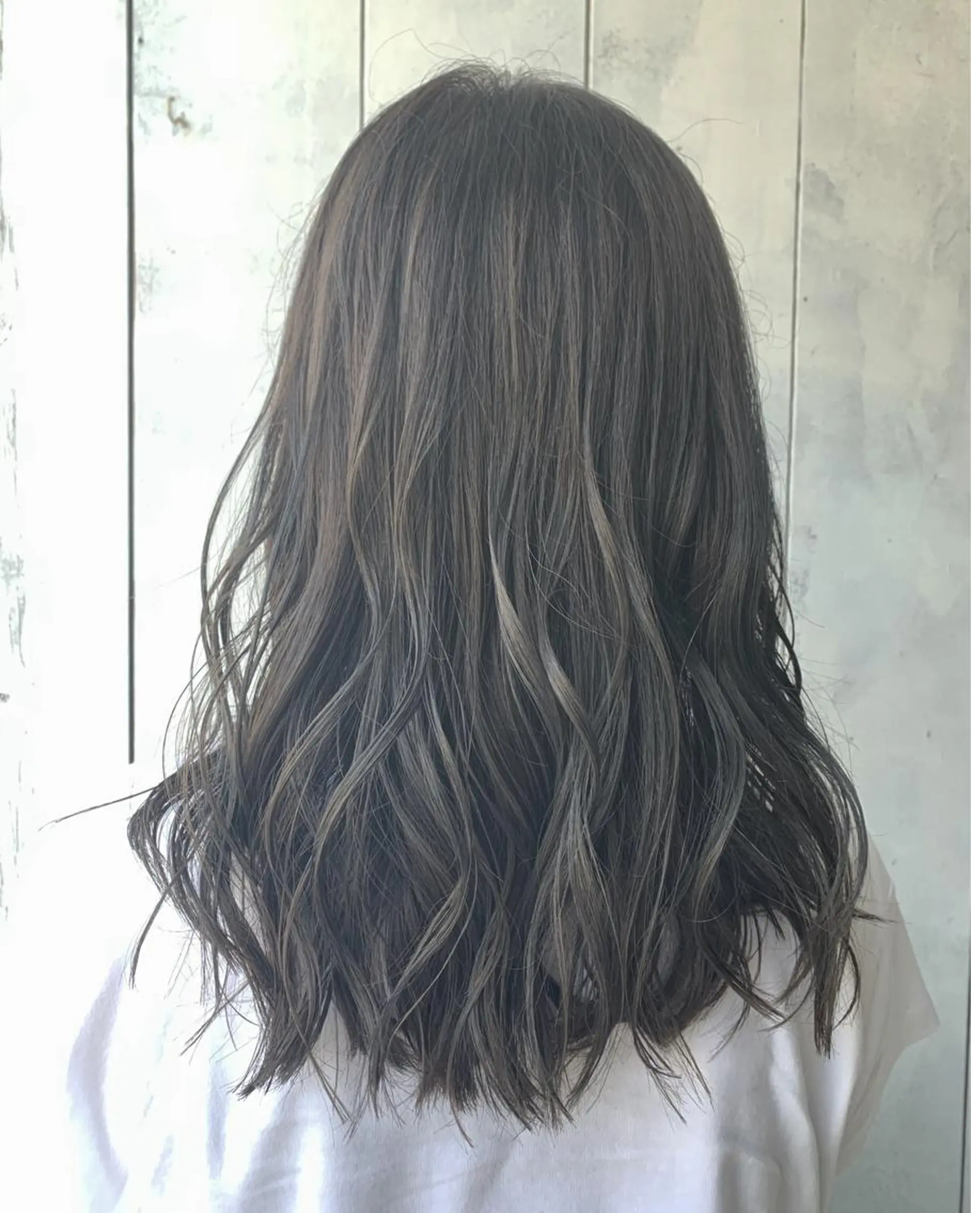 セミロング カラー パーマ 菅野 美咲のヘアスタイル