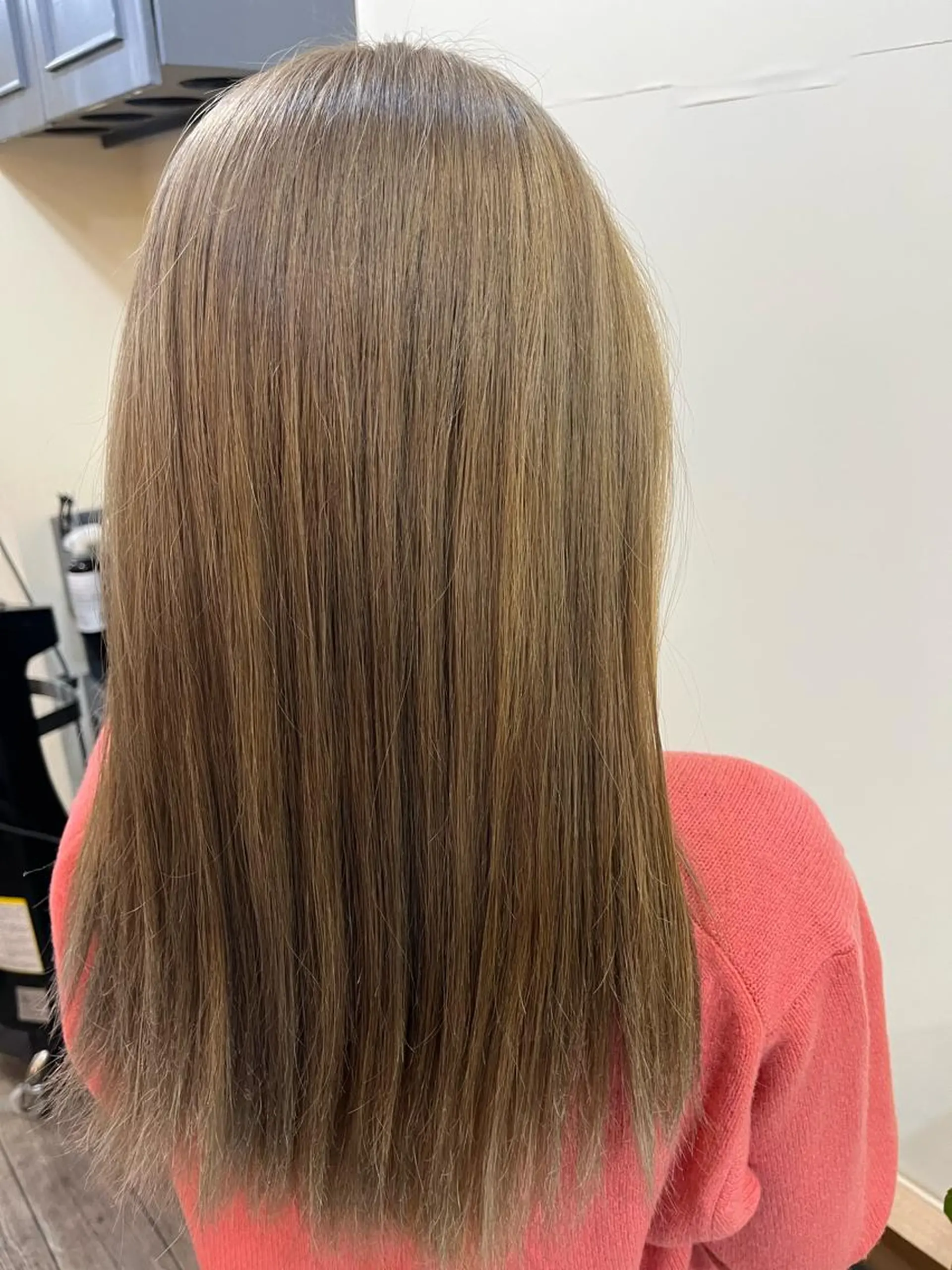 ロング カラー シールエクステ バレイヤージュ ブリーチ ケアブリーチ ダブルカラー 戸川 紗良のヘアスタイル