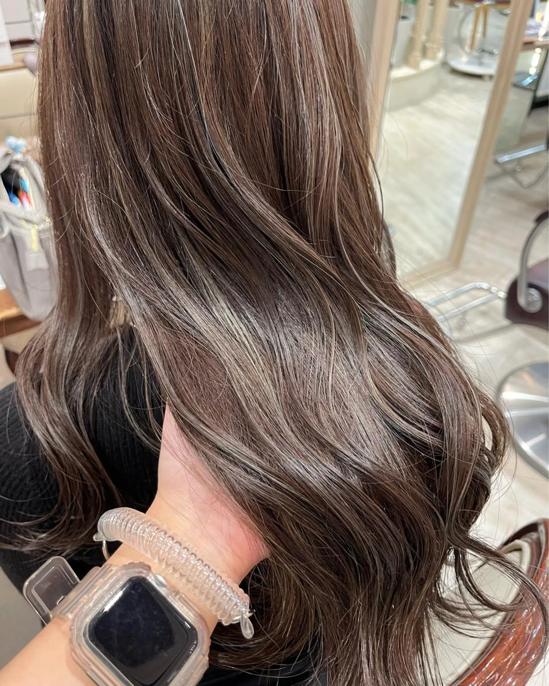 ロング カラー ブリーチ ハイライトカラー ハイライト ヘアカラー トリートメント サソウ ユリエ🥥のヘアスタイル