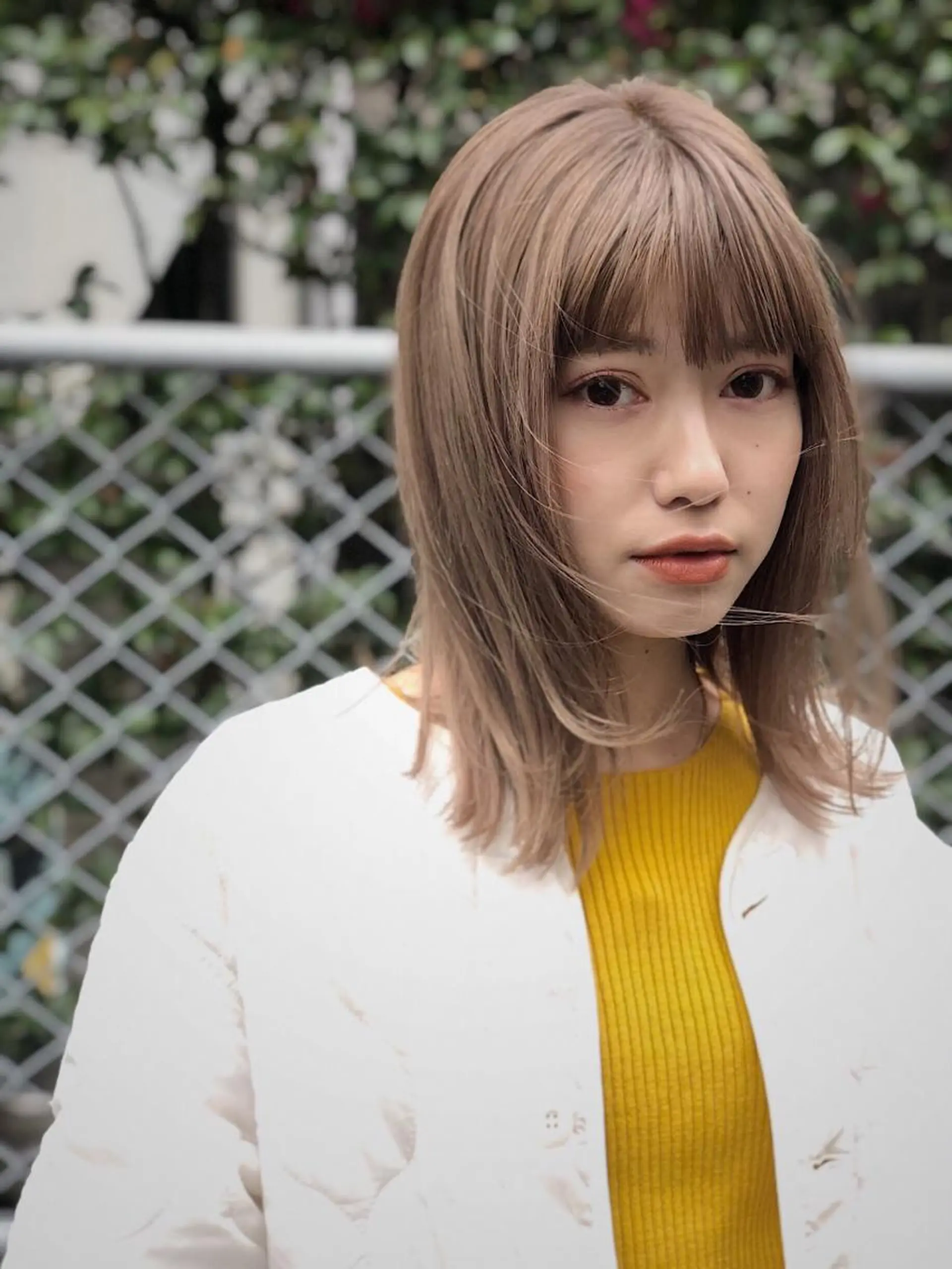 ミディアム カラー ベージュカラー ブリーチ 透明感カラー ミルクティーベージュ パープルカラー ヘアカラー VIRETTA 【ヴィレッタ】のヘアスタイル