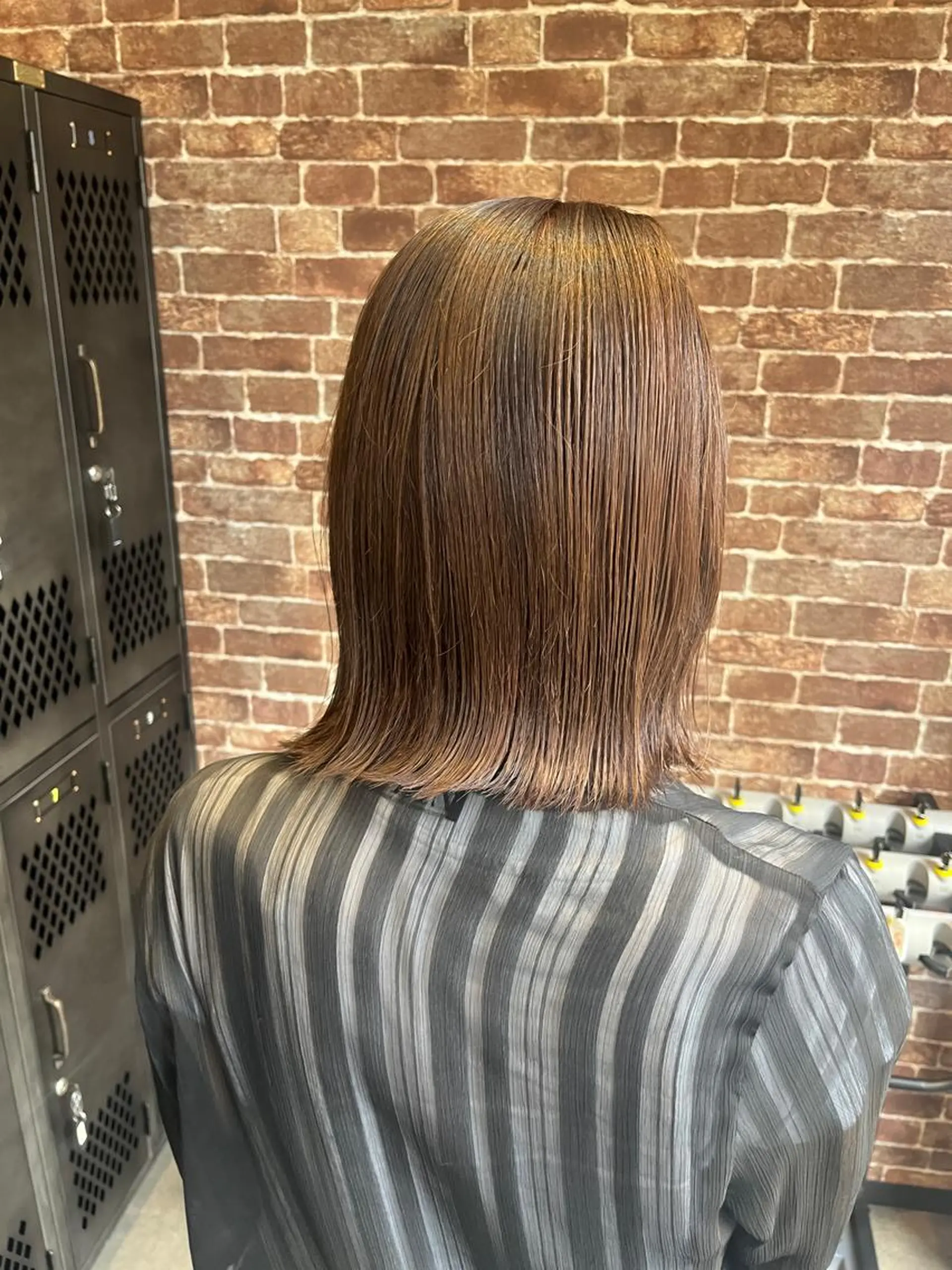 ミディアム カラー パーマ ヘアアレンジ メンズ キッズ ネイル マツエク・マツパ アイブロウ ミディアムパーマ メンズパーマ ブラウンカラー ケアカラー 透明感カラー ヘッドスパ 久木原 ゆりのヘアスタイル