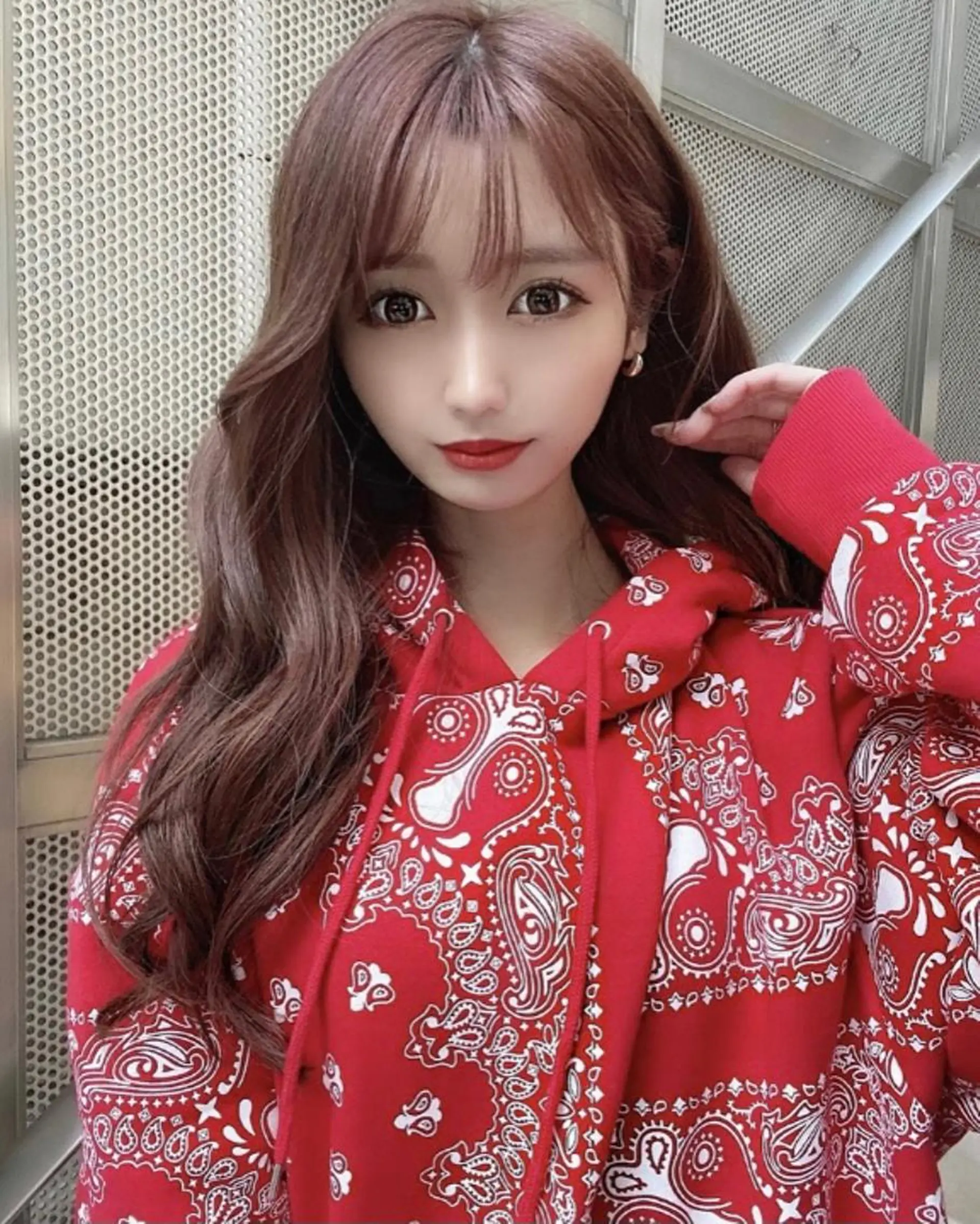 ミディアム ヘアアレンジ ミディアムパーマ アッシュ 3Dハイライト ボブ エギョモリ エクステ vizz by el yts 北谷エクステのヘアスタイル