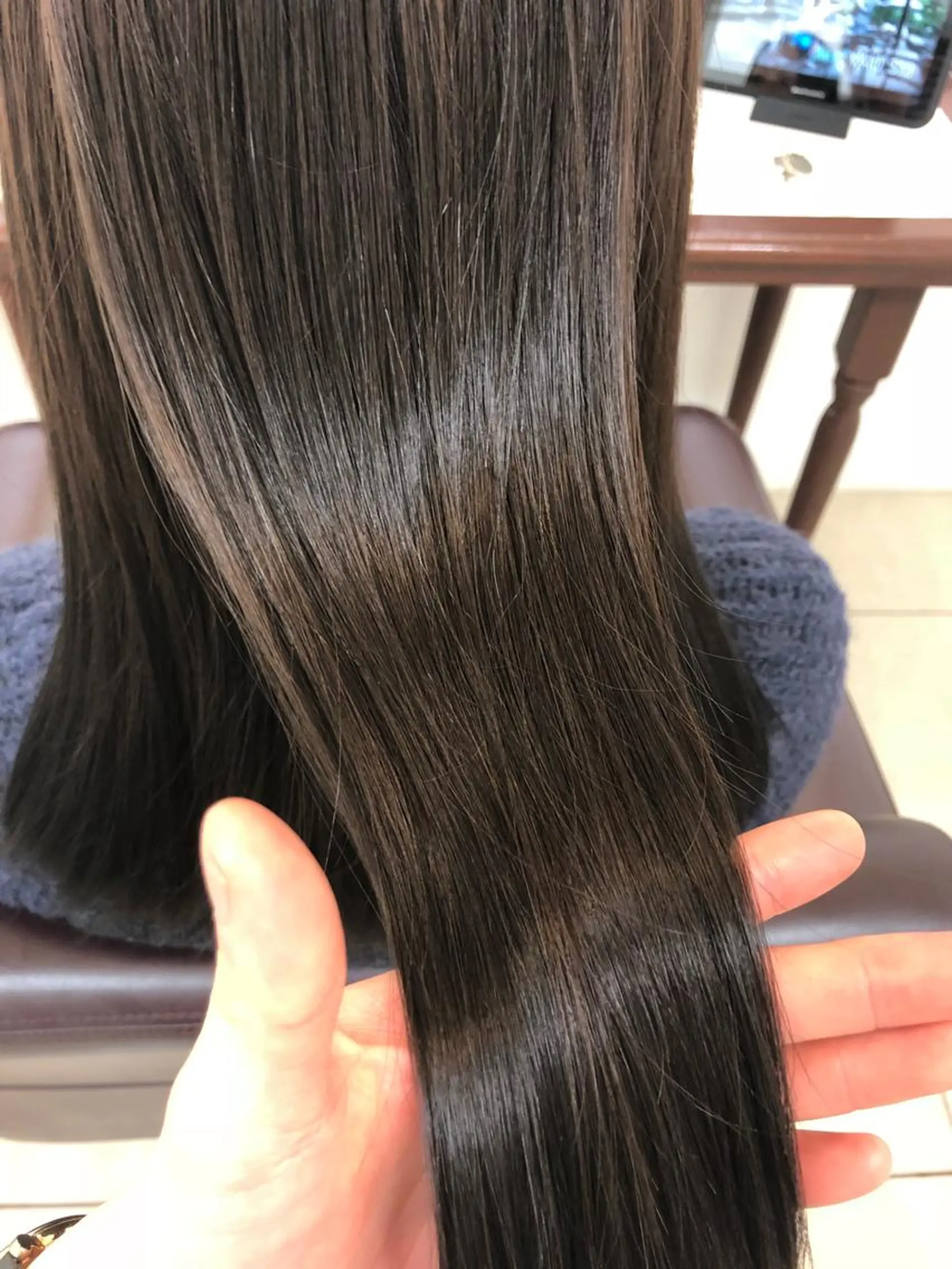 ミディアム カラー グレージュ トリートメント 🫧髪質改善×艶髪 🫧根本泰成🫧のヘアスタイル