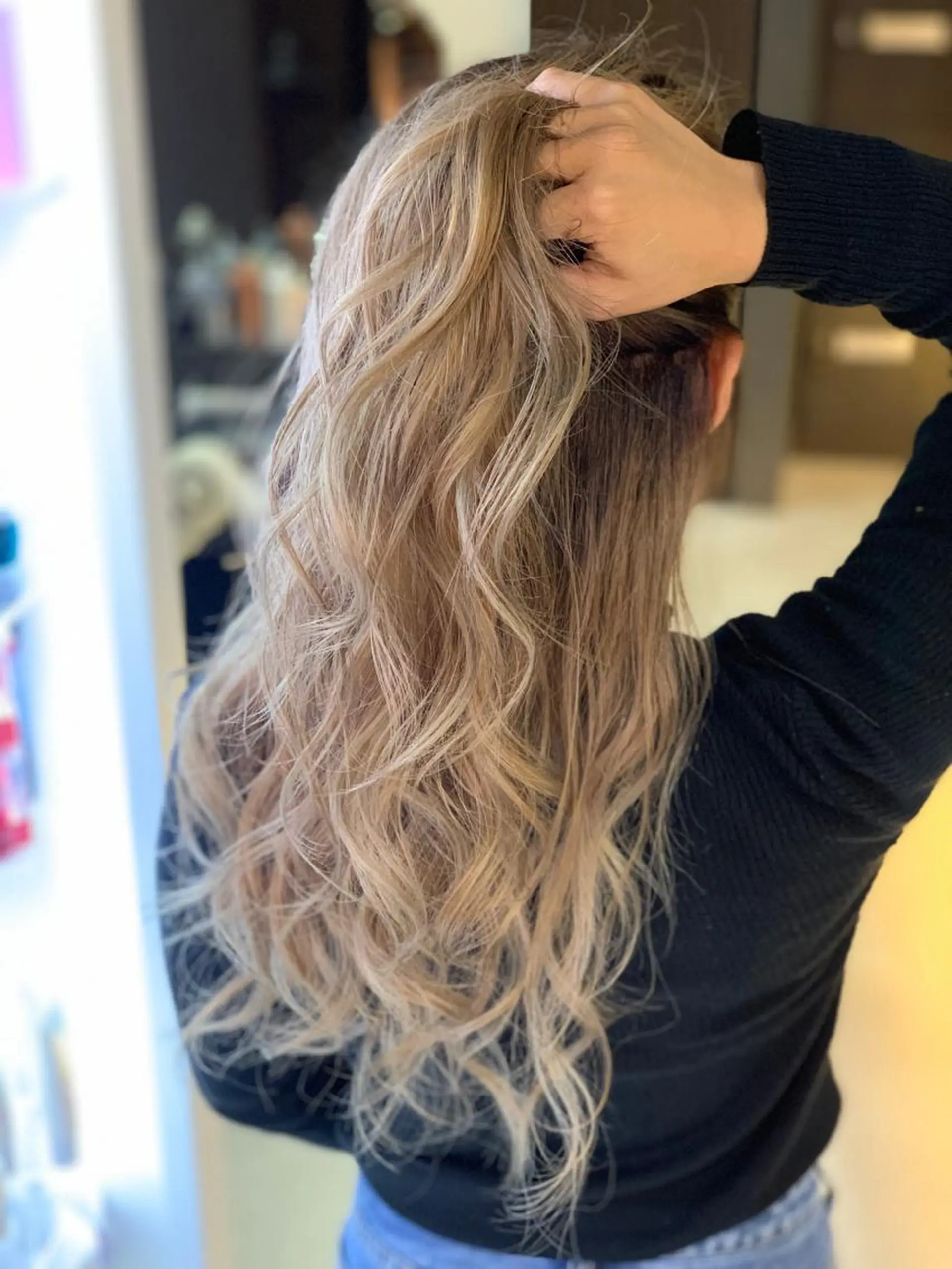 ロング カラー ベージュカラー ホワイトベージュ ヘアカラー トリートメント ✂️大門 巧✂️ LAFF心斎橋店のヘアスタイル
