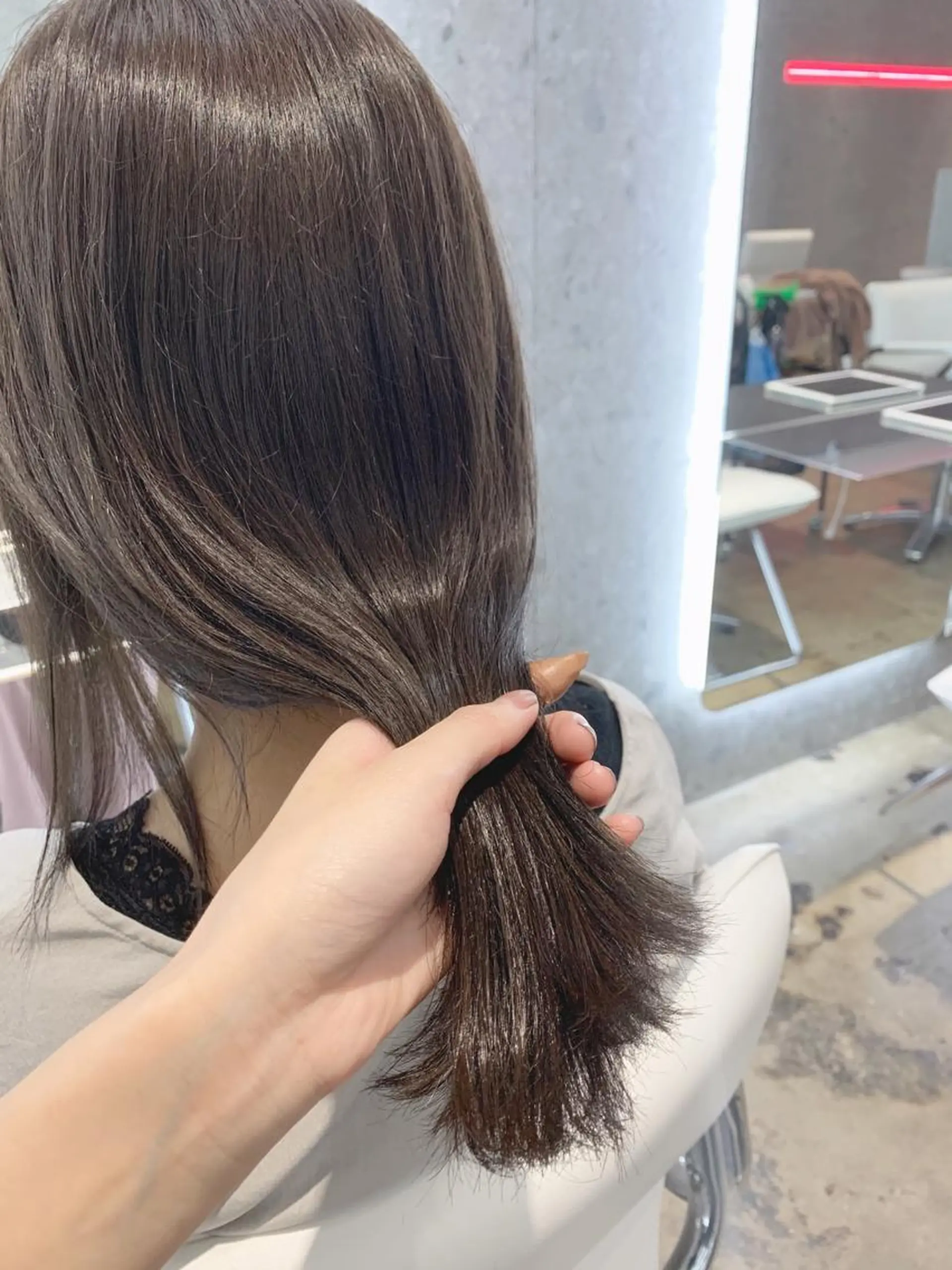 ショート カラー グレージュ ヘアカラー トリートメント 山下 千明のヘアスタイル