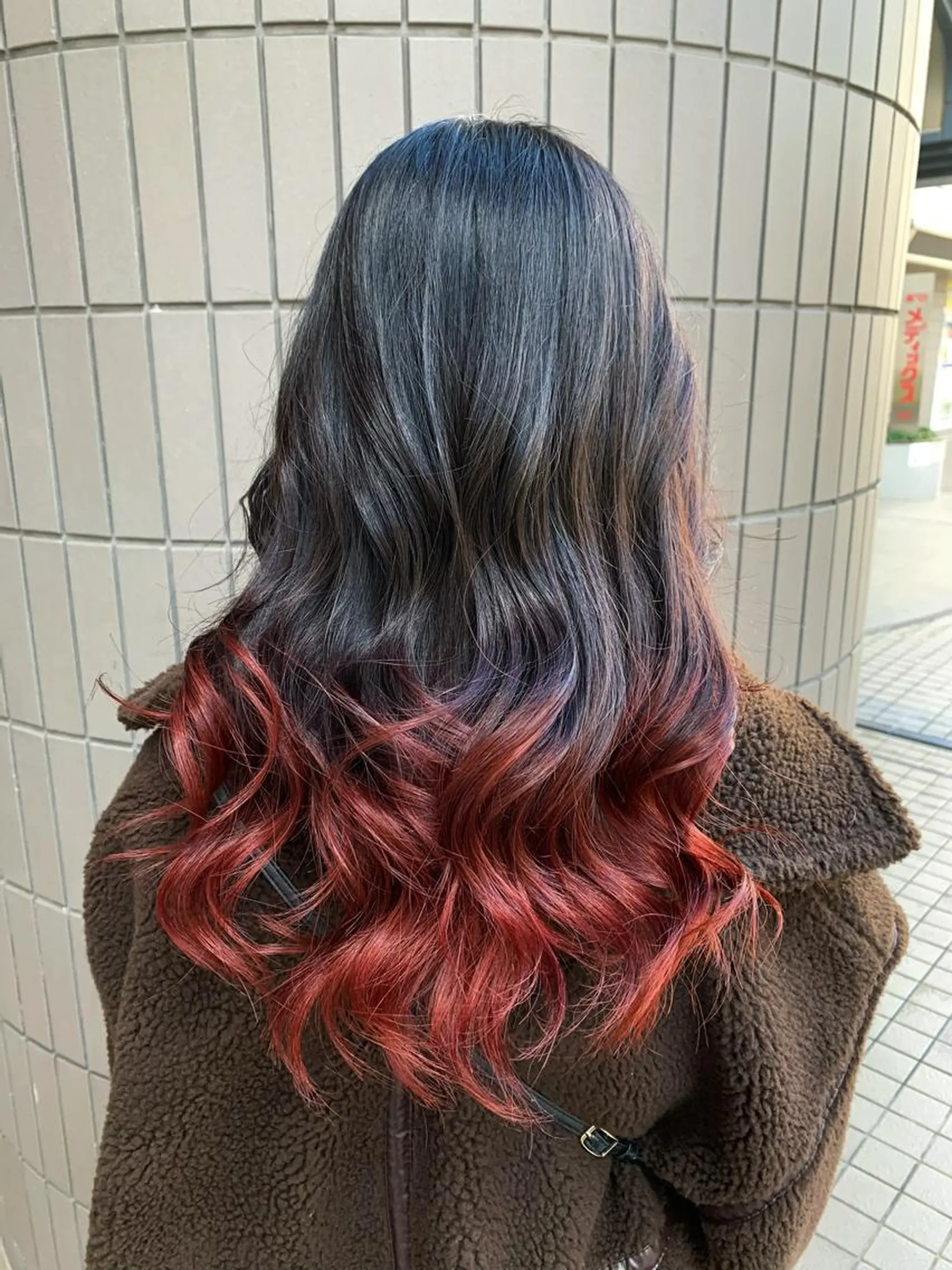 ロング カラー グラデーションカラー レッドカラー カット ヘアカラー トリートメント Zina天王寺 CHIAKIのヘアスタイル