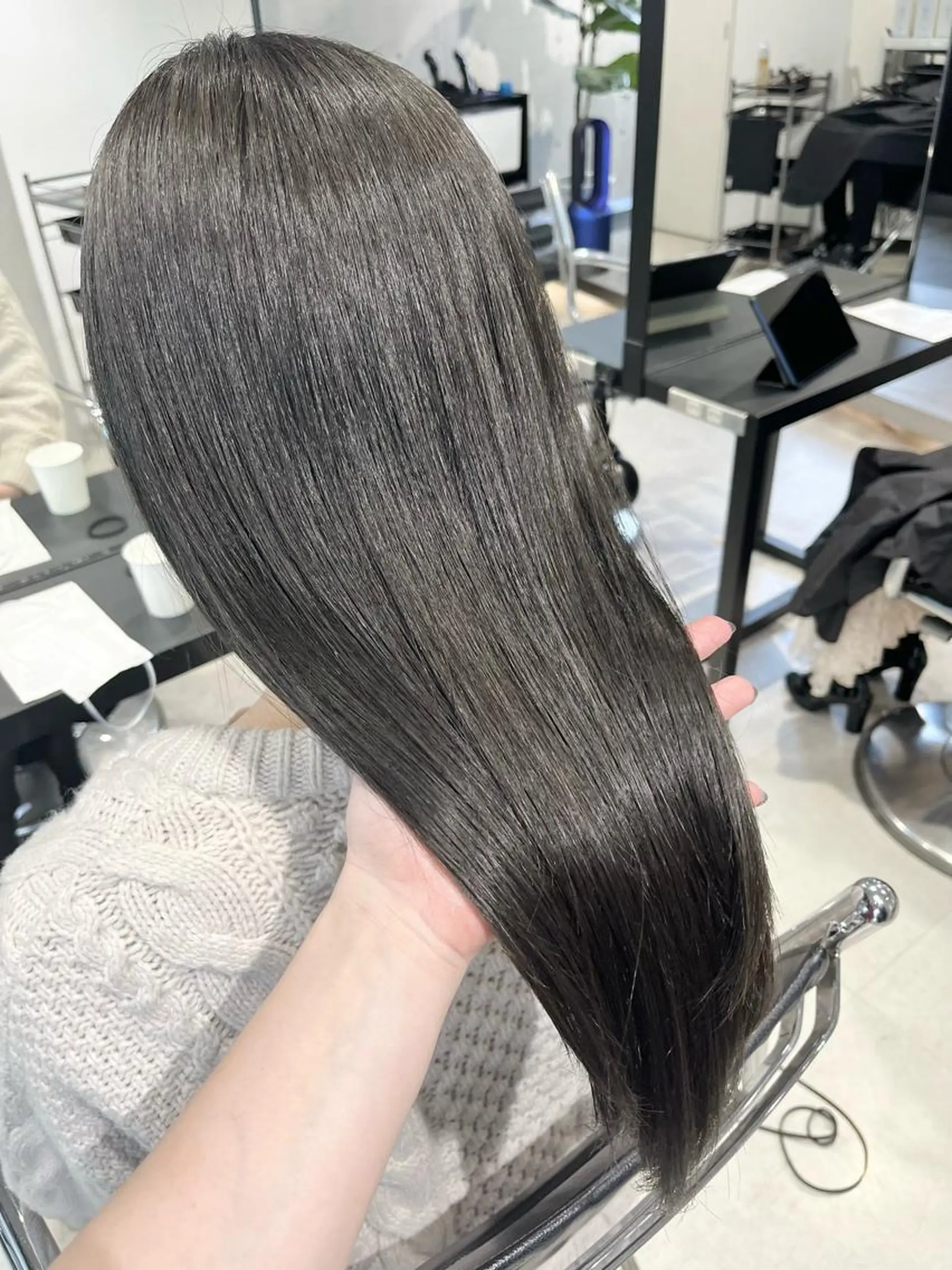 セミロング カラー パーマ ヘアアレンジ カット ヘアカラー トリートメント ヘッドスパ 透明感/オリーブ/ グレージュ/YUKAのヘアスタイル