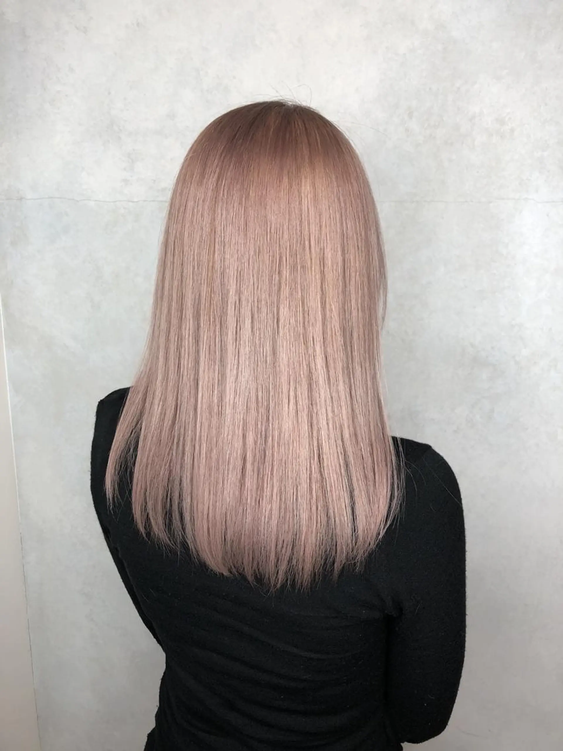 ミディアム カラー _WHITE 天王寺のヘアスタイル