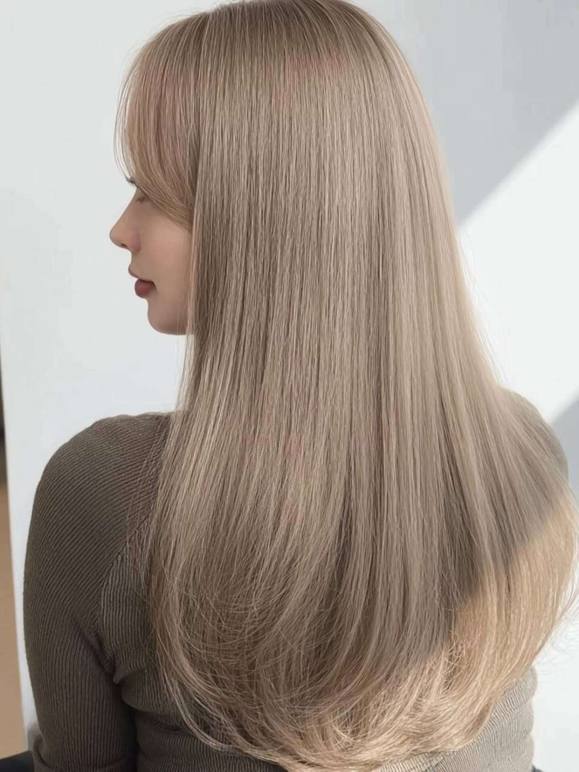 セミロング ヘアカラー ❄️透明感カラー❄️ メンズ✂️TOWAのヘアスタイル