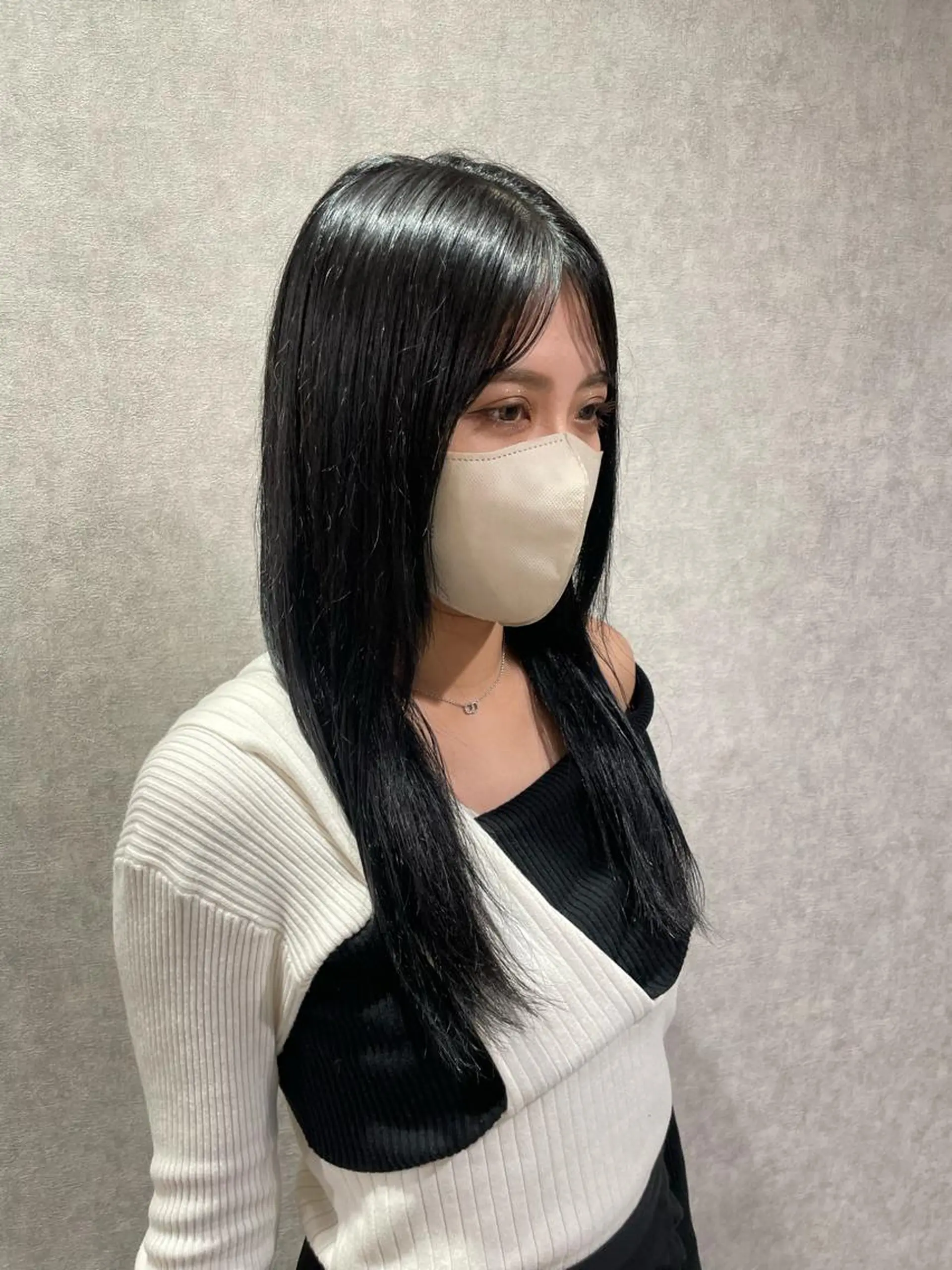 カラー 黒髪 ブルーカラー ブルーブラック ヘアカラー トリートメント ミツキ/ 透明感カラー/セットのヘアスタイル